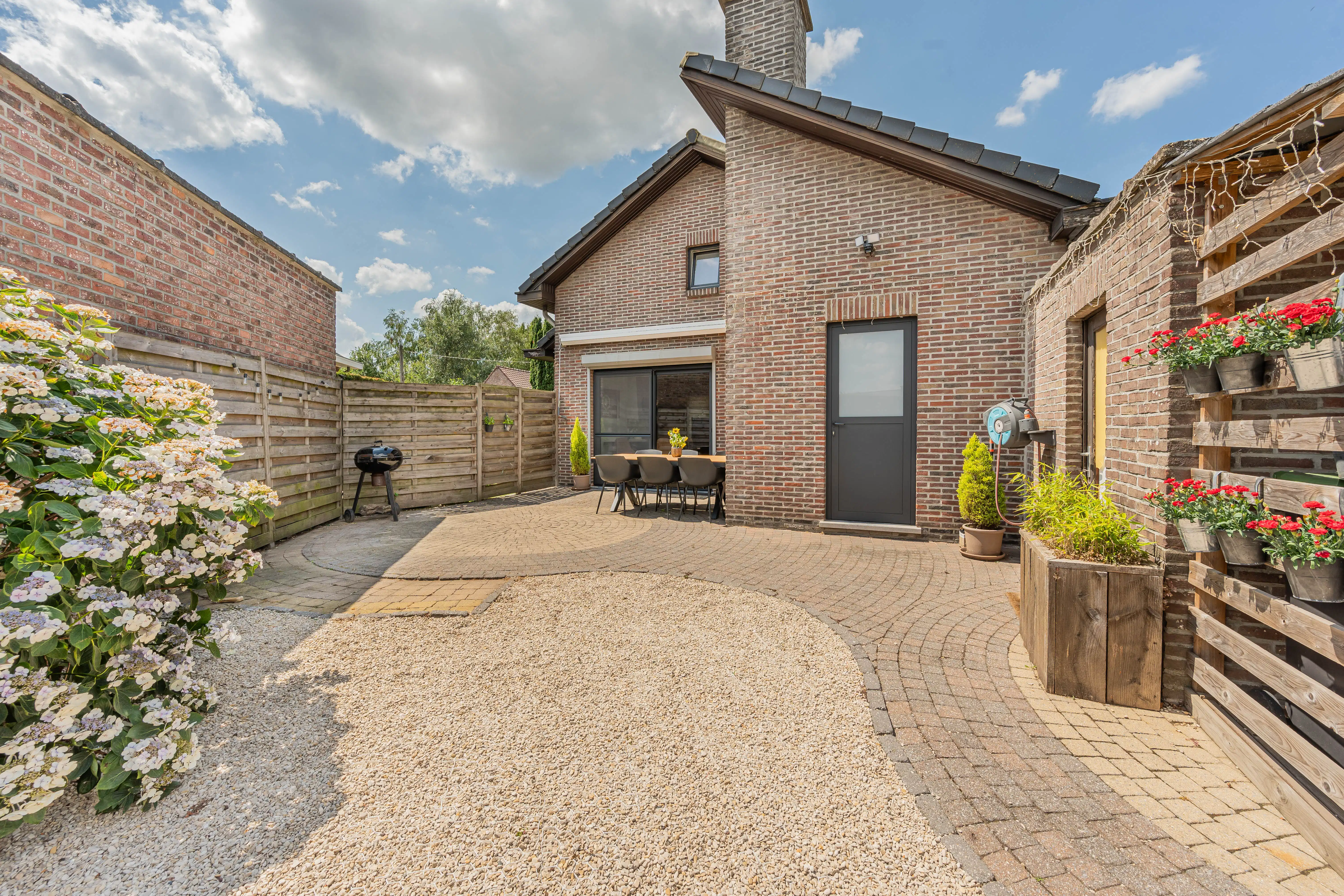 Ruime laagbouwvilla met 3 slaapkamers en zonnige tuin foto 8