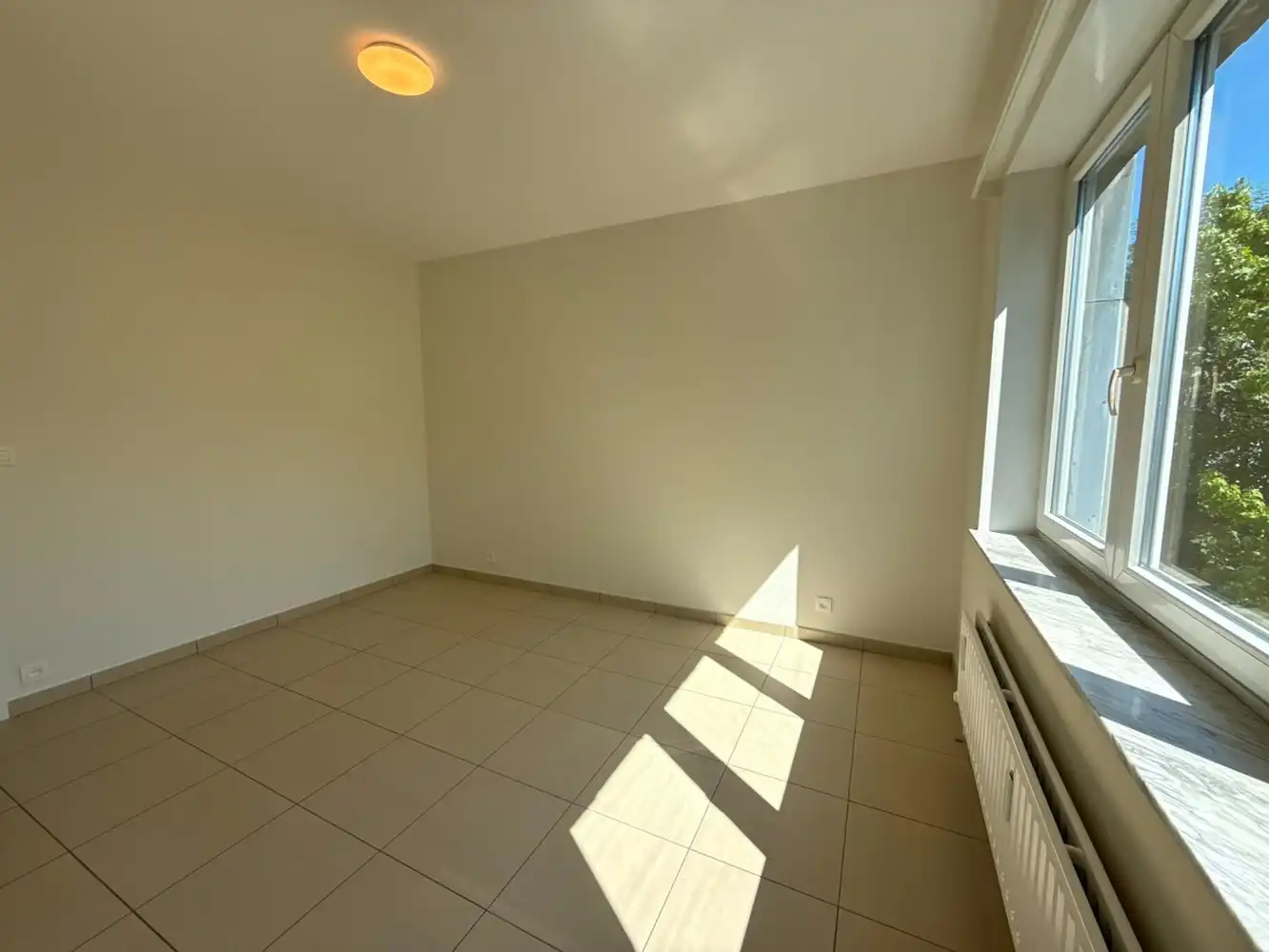 Mooi, gerenoveerd twee-slaapkamerappartement op het tweede verdiep foto 9