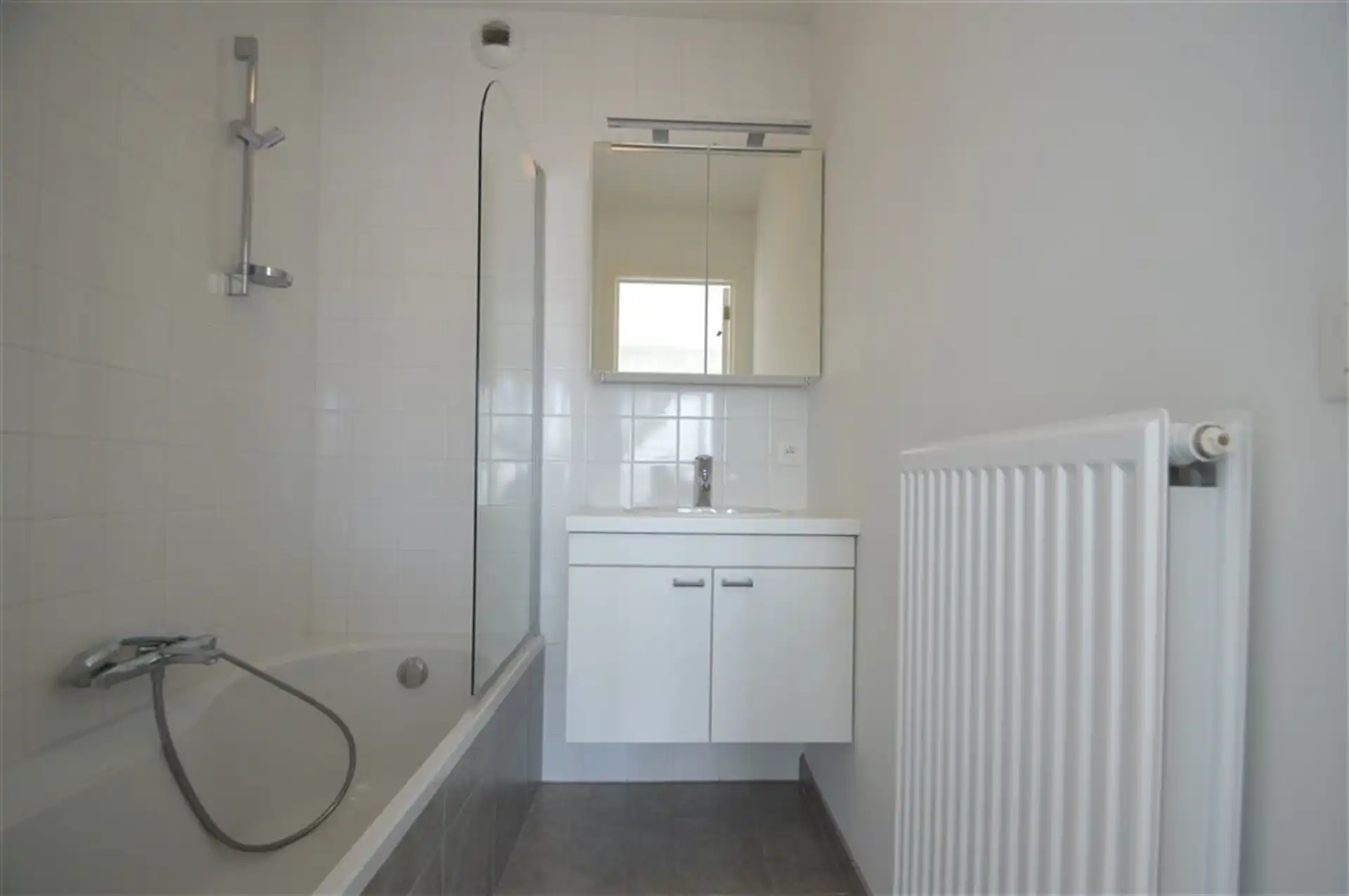  Prachtig eigentijds éénkamerappartement met privéparkeerplaats inbegrepen. foto 6