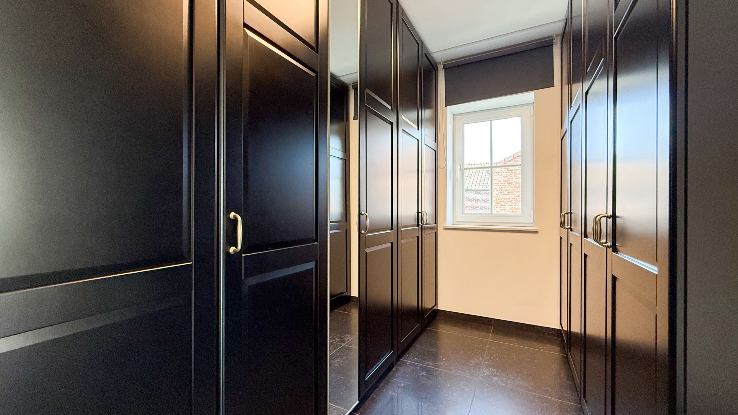 Karaktervolle nieuwbouw villa met 6slpks te Houthalen! foto 32
