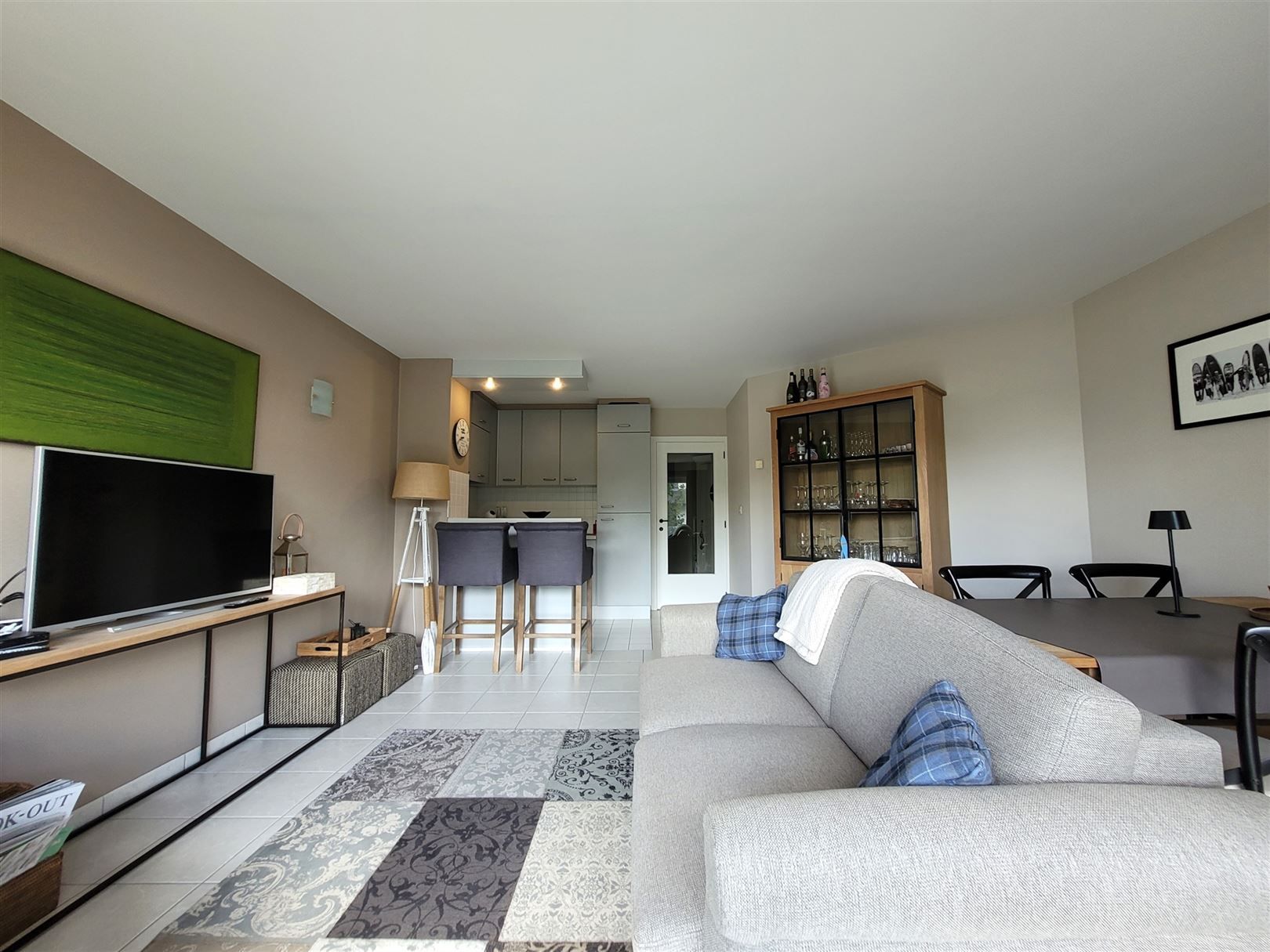 Lichtrijk appartement met garage box foto 7