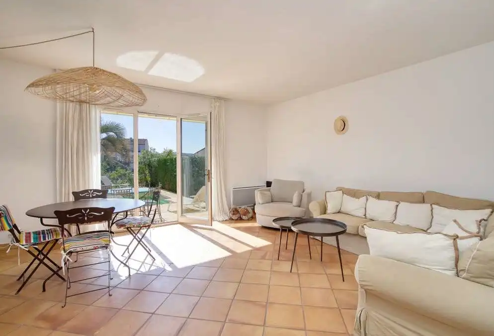 Charmante vakantiewoning met private aanlegplaats en zwembad te PORT GRIMAUD foto 8