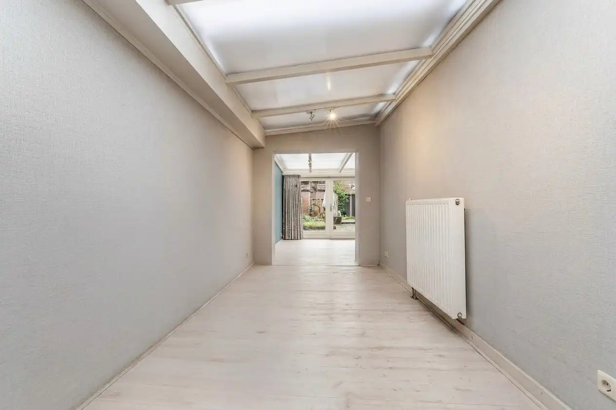 Centraal gelegen woning met 3 slaapkamers en ruime veranda foto 8