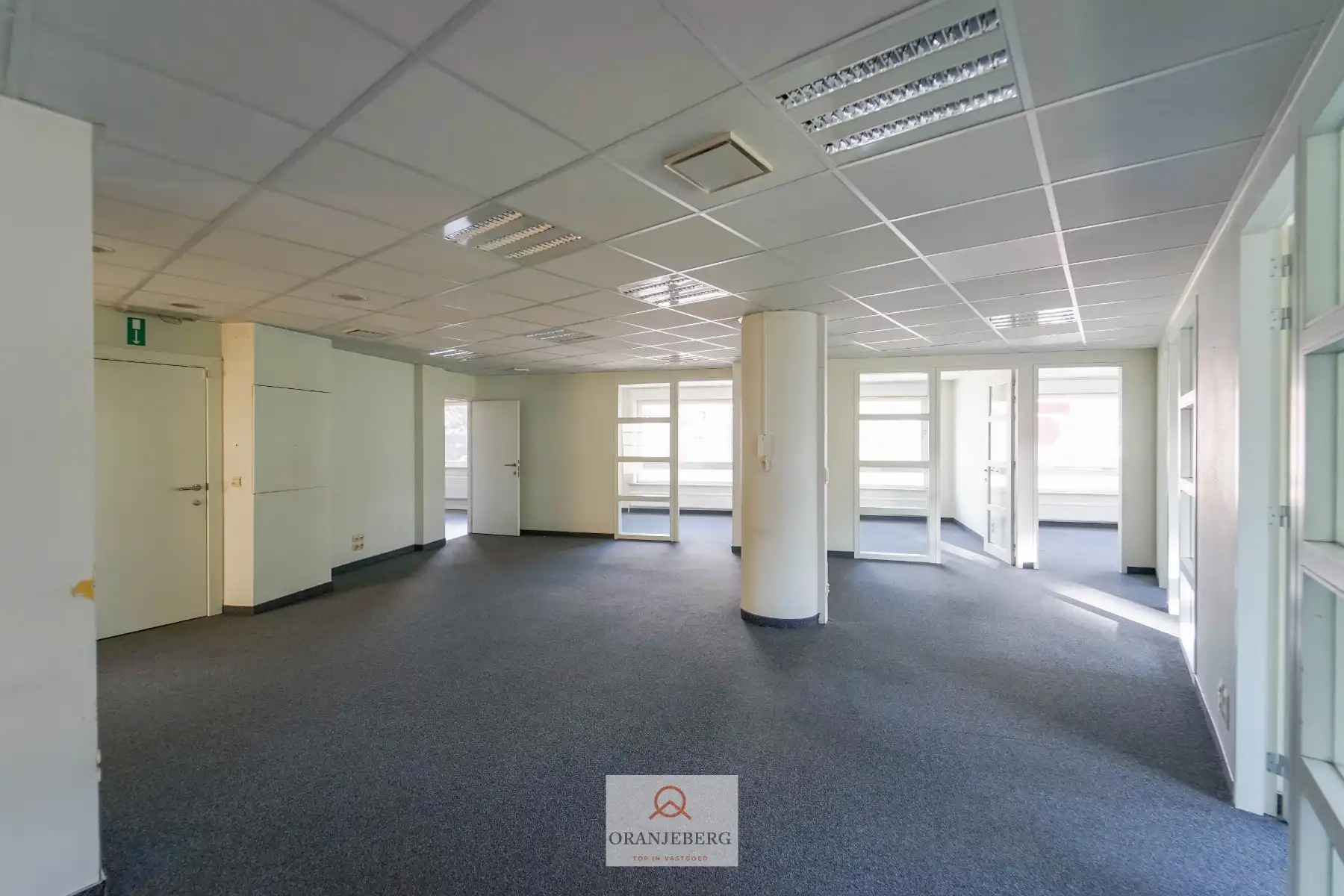 Instapklaar hoekkantoor met 5 ruimtes aan François Laurentplein foto 5