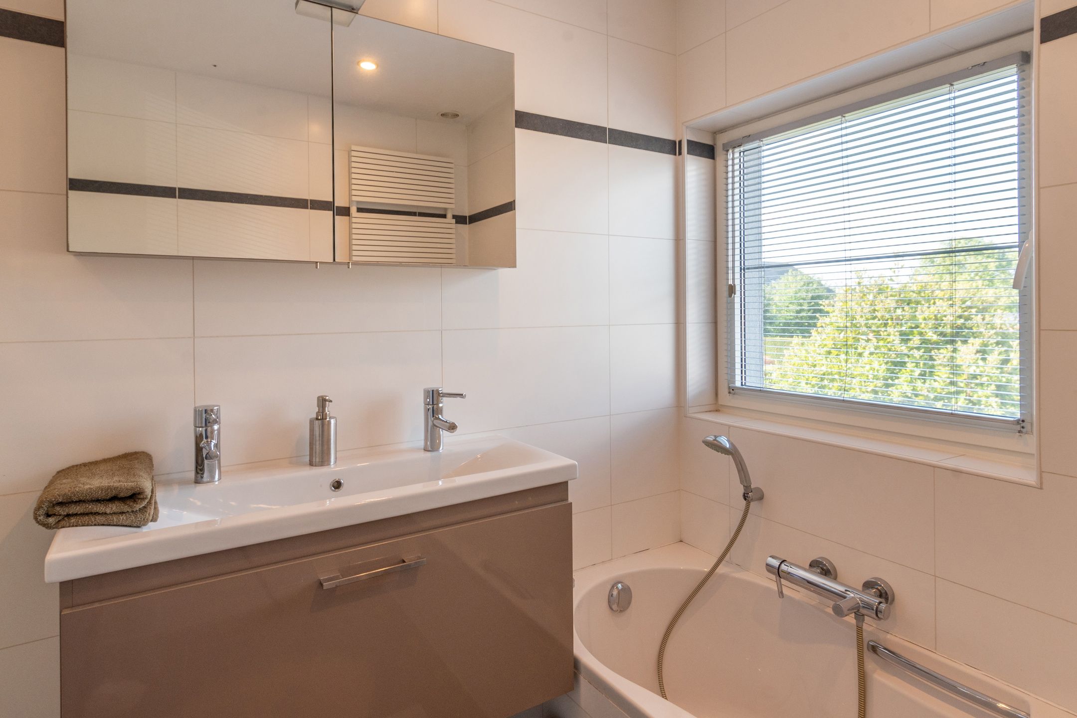 Ruim duplex appartement met 3 slaapkamers! foto 7