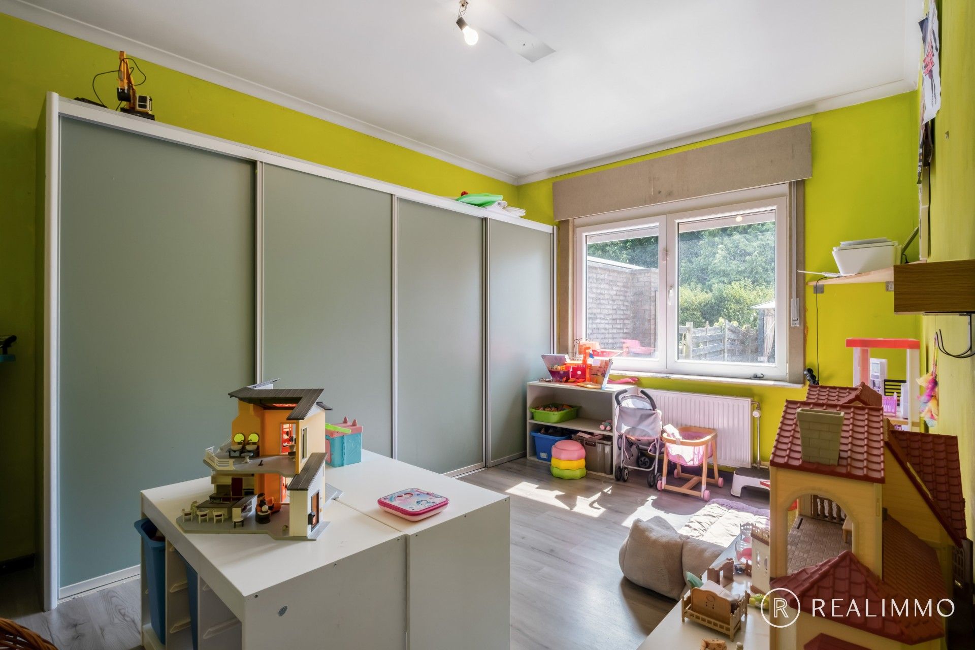 Instapklare, gerenoveerde gezinswoning met 4 slaapkamers foto 10