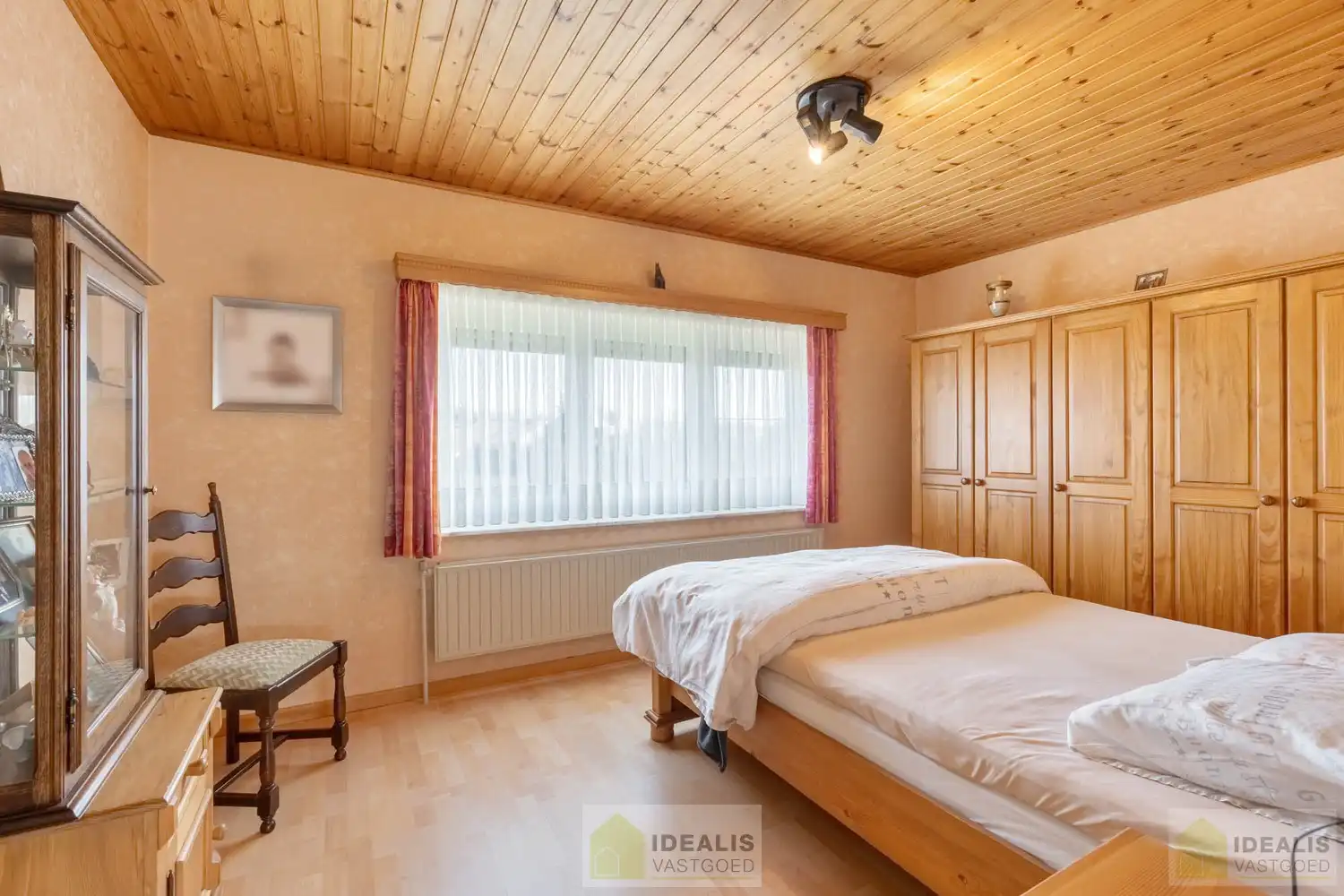 IDEALIS VASTGOED – PERFECT ONDERHOUDEN EN INSTAPKLARE GEZINSWONING MET 4 SLAAPKAMERS, 2 BADKAMERS EN EEN MOOIE WOONOPPERVLAKTE VAN +- 185M² OP EEN AANGENAAM EN RUSTIG GELEGEN PERCEEL VAN 6A 80CA OP GEGEERDE LOCATIE IN ACHEL! foto 20