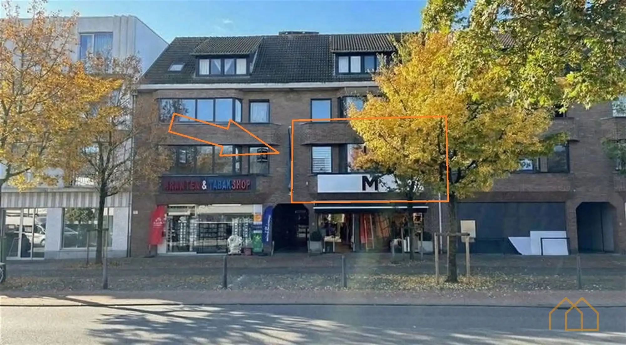 Appartement met 2slk, grote living, en eigen garage  foto {{pictureIndex}}