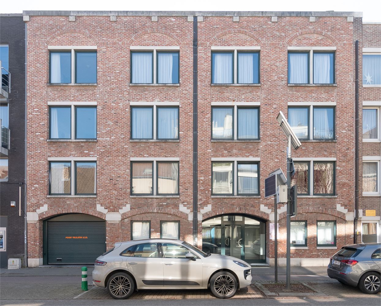 ruim en goed gelegen 2 slaapkamerappartement foto 2