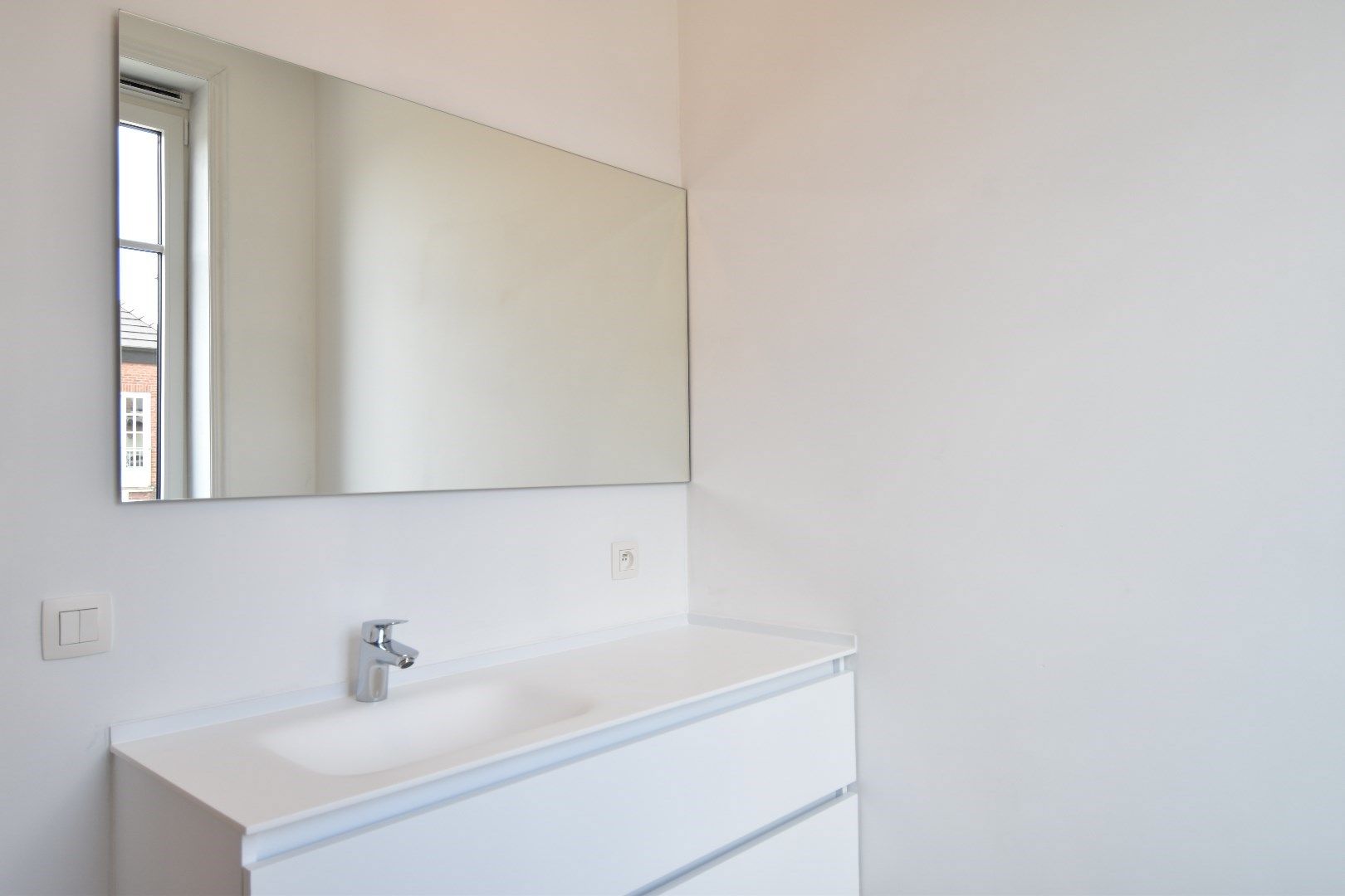 Tot in de puntjes gerenoveerde stadswoning te koop, 3 slaapkamers in hartje Kortrijk foto 8