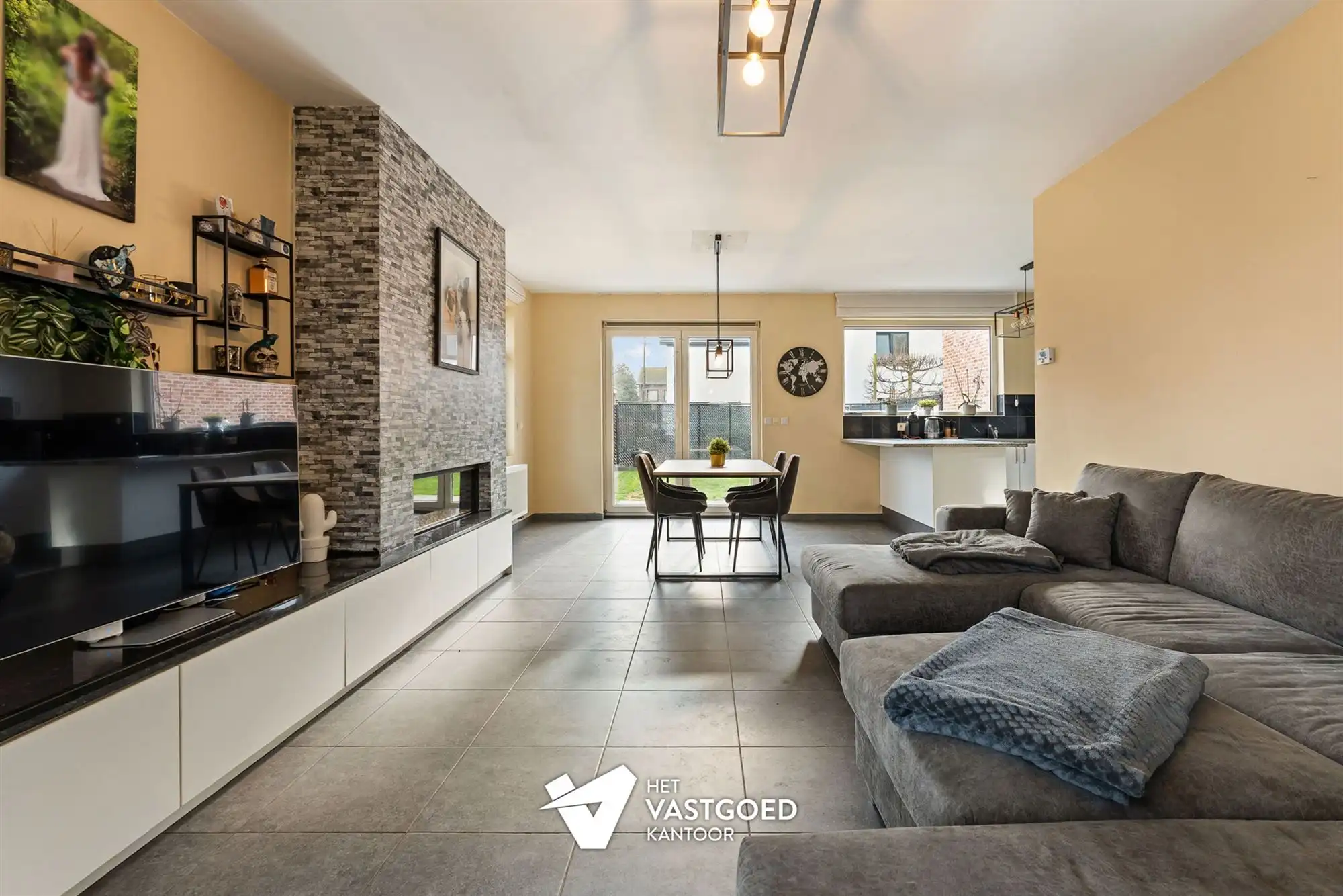 INSTAPKLARE WONING MET 4 SLAAPKAMERS RUSTIG GELEGEN TE LEOPOLDSBURG foto 2