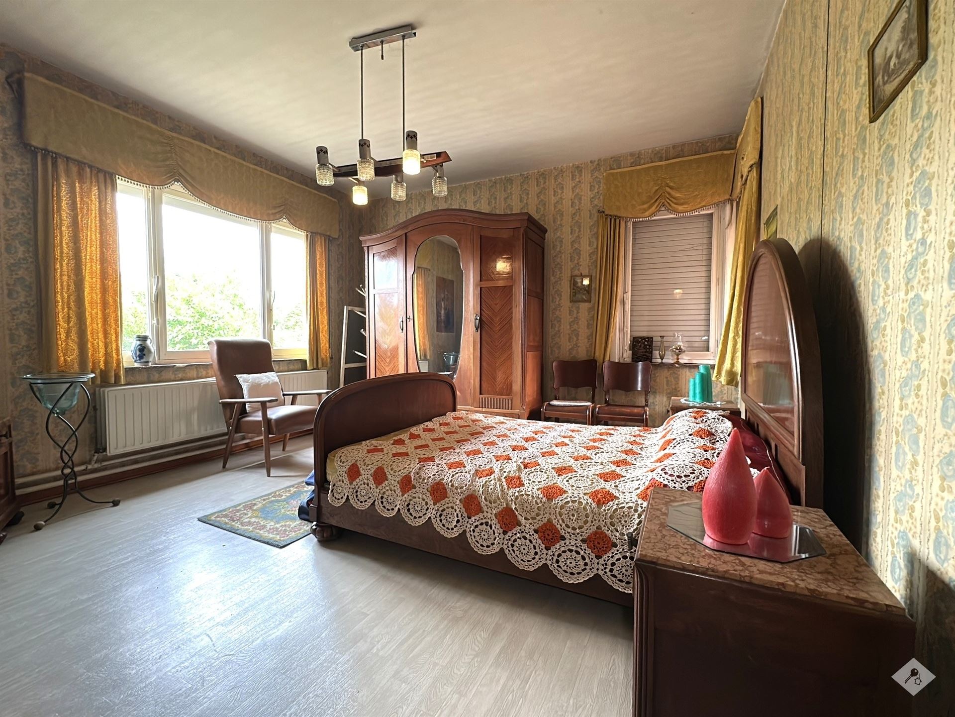 Charmante op te frissen woning met veel potentieel foto 12