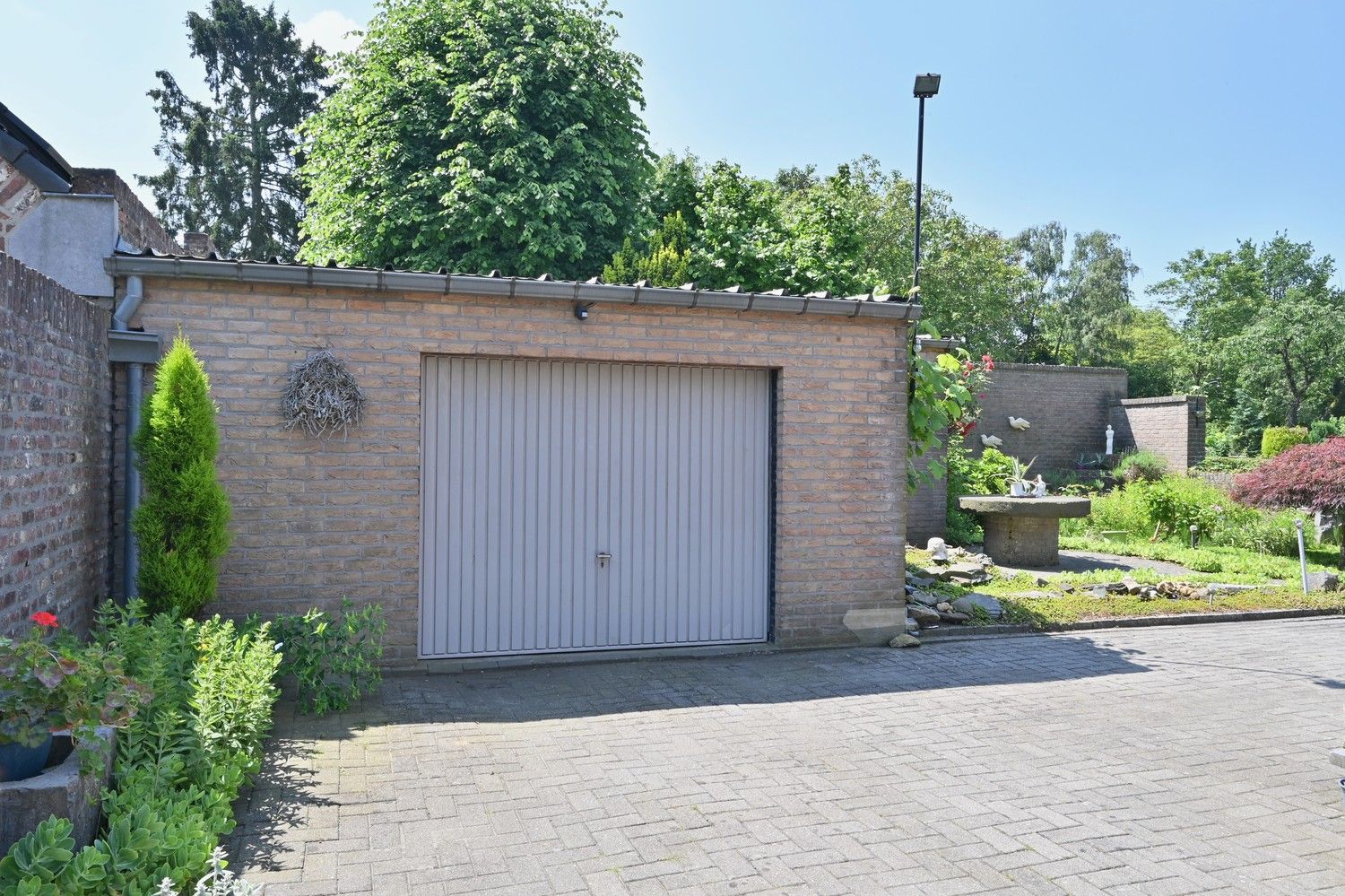 Vrijstaande, te renoveren woning met garage, gunstig en centraal gelegen te Lanaken-Neerharen foto 19