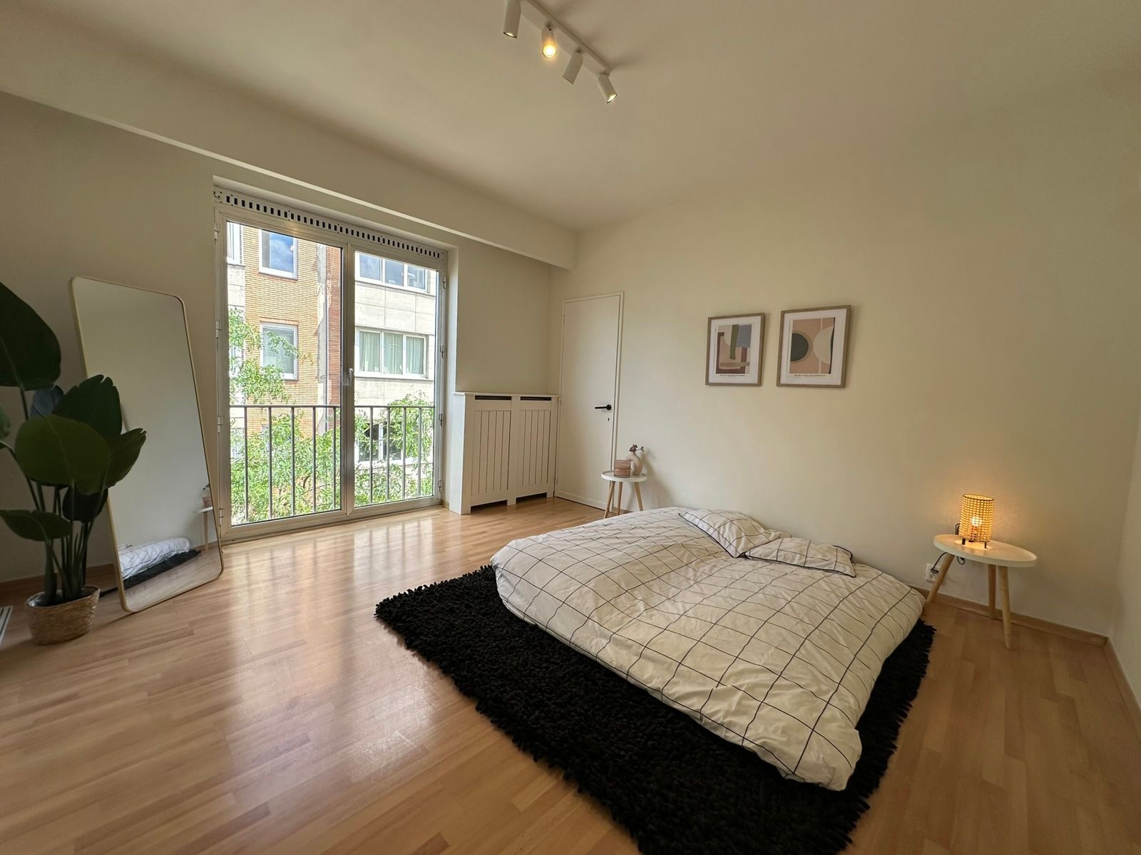 Zonnig 100% instapklaar appartement op centrale locatie! foto 11
