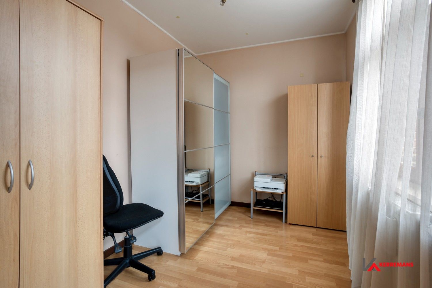 Instapklare woning met 4 slaapkamers, tuin en garage. foto 10