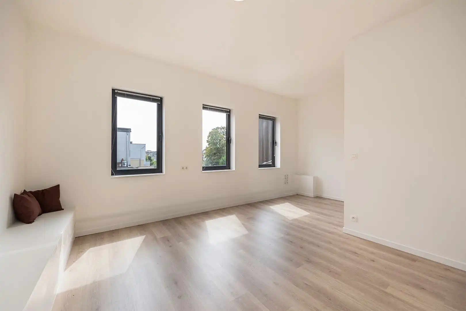 Instapklare herenwoning met privéparking, zonnepanelen en zuidgerichte patio foto 23