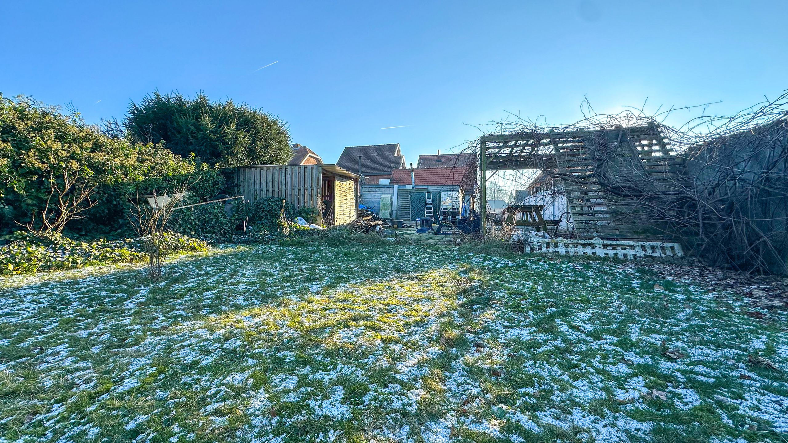 Half open gezinswoning, centraal gelegen, met 3 slaapkamers! foto 31