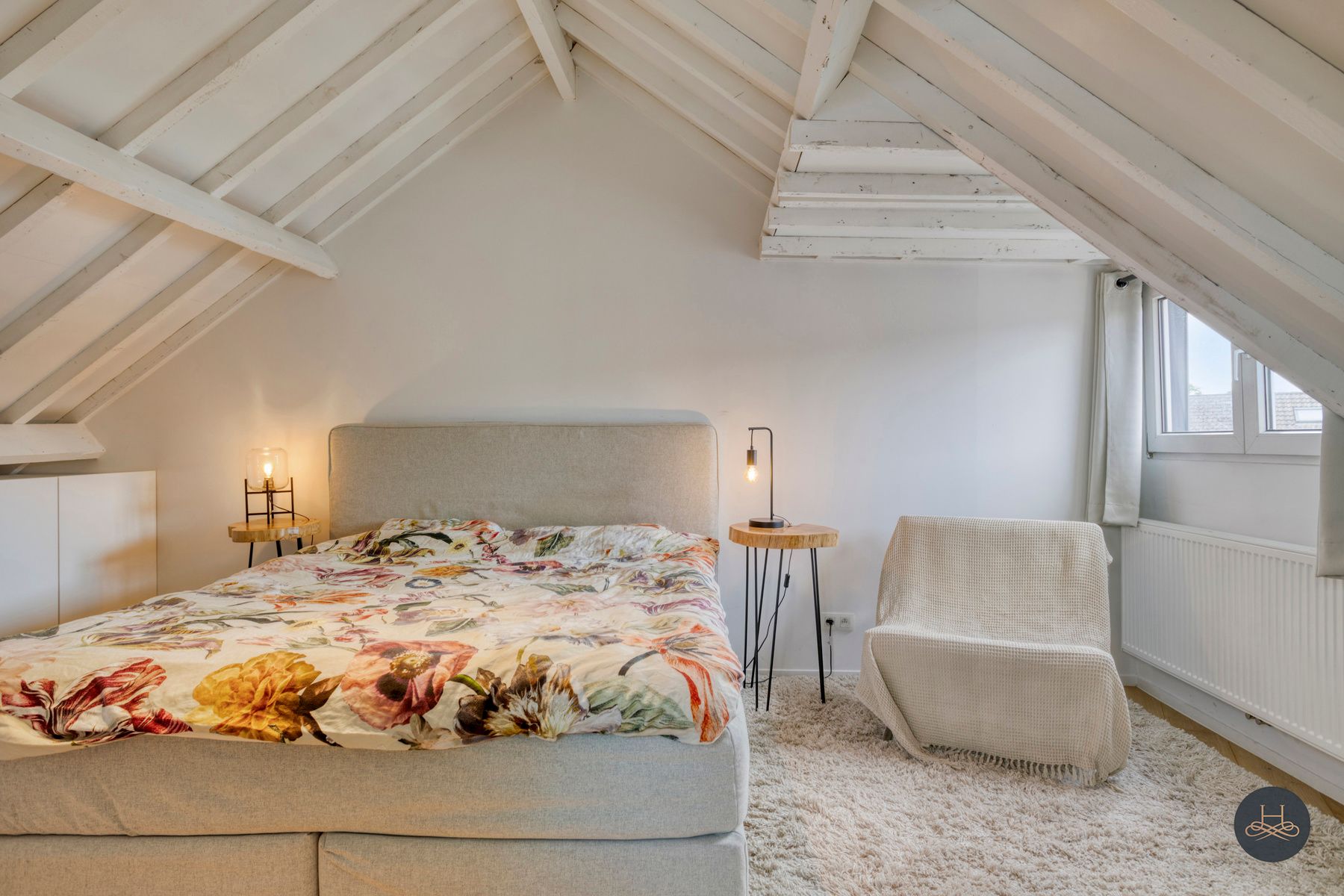 Charmante, volledig gerenoveerde & ruime woning met voortuin foto 22