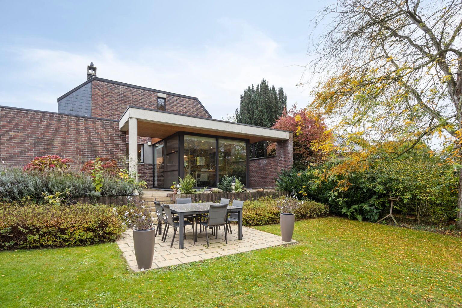 WONING IN DOODLOPENDE STRAAT , GRENZEND AAN NATUURGEBIED foto 27