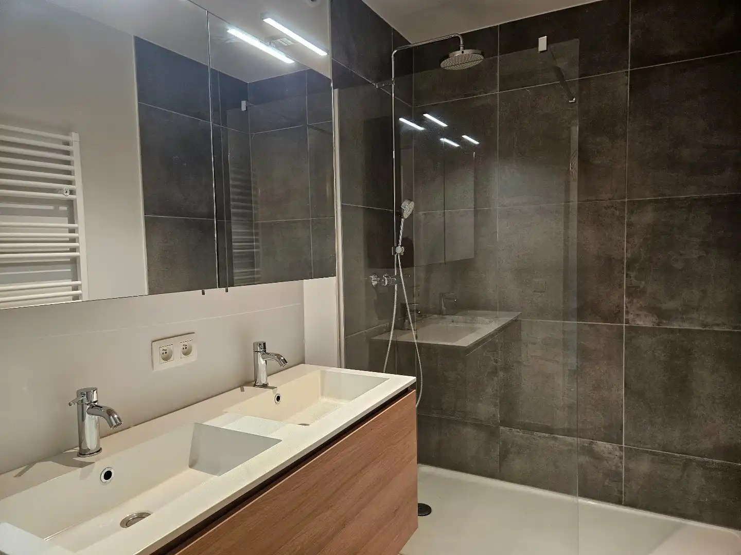 Recent appartement met 2 slaapkamers in OLV-Olen! foto 7