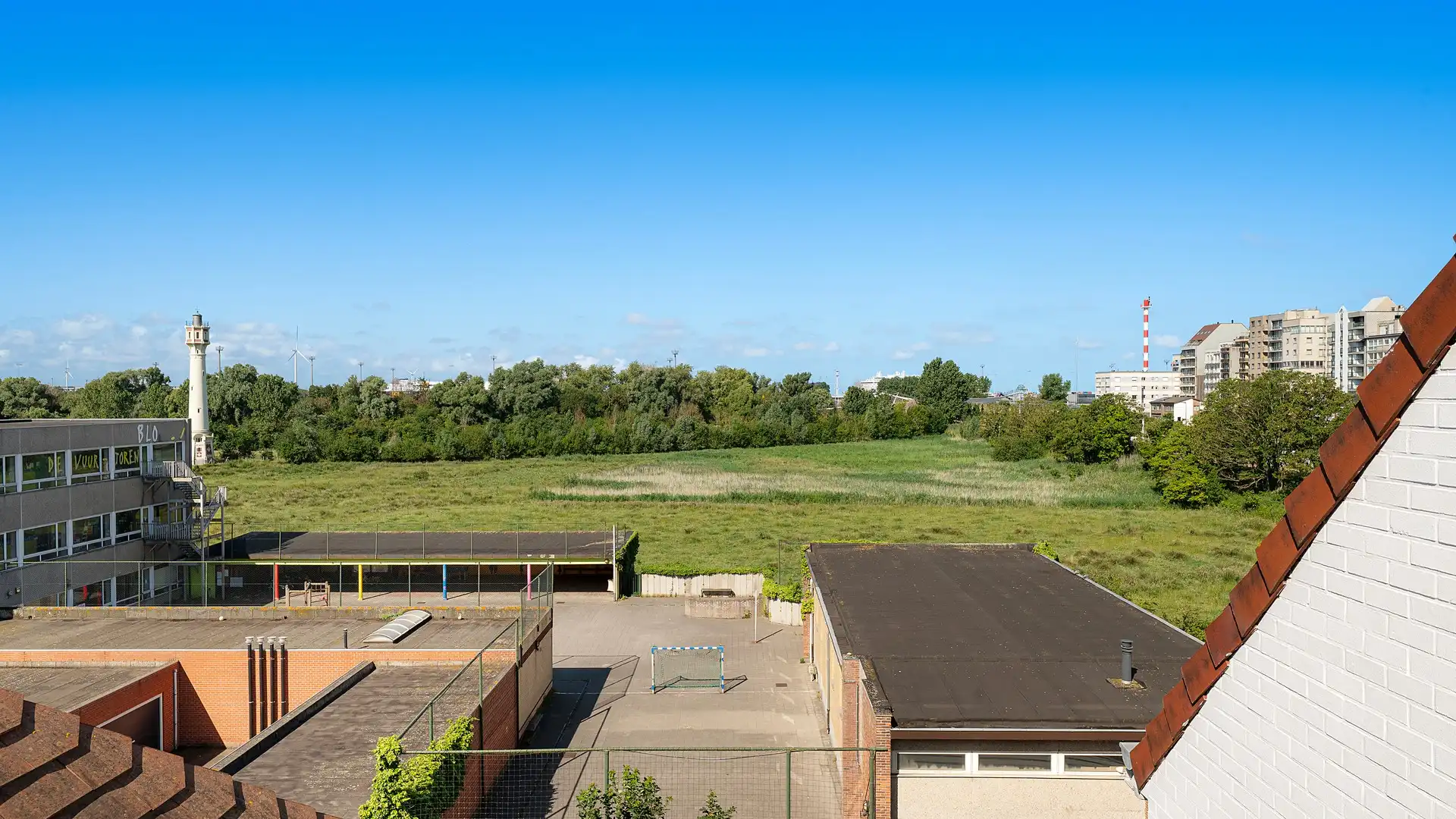 Dakappartement met grote terrassen in recent gebouw [Heistlaan]. foto 18