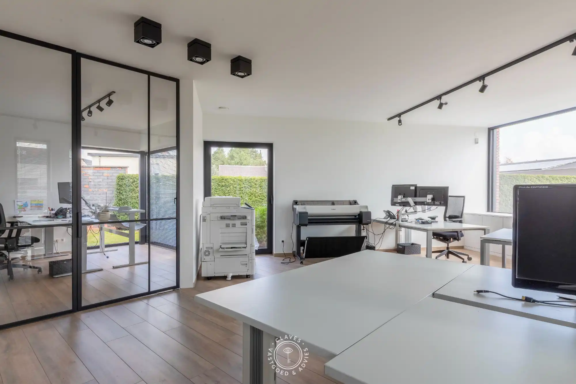 Modern kantoorgebouw met verhuurd appartement op uitstekende zichtlocatie in Belsele foto 14