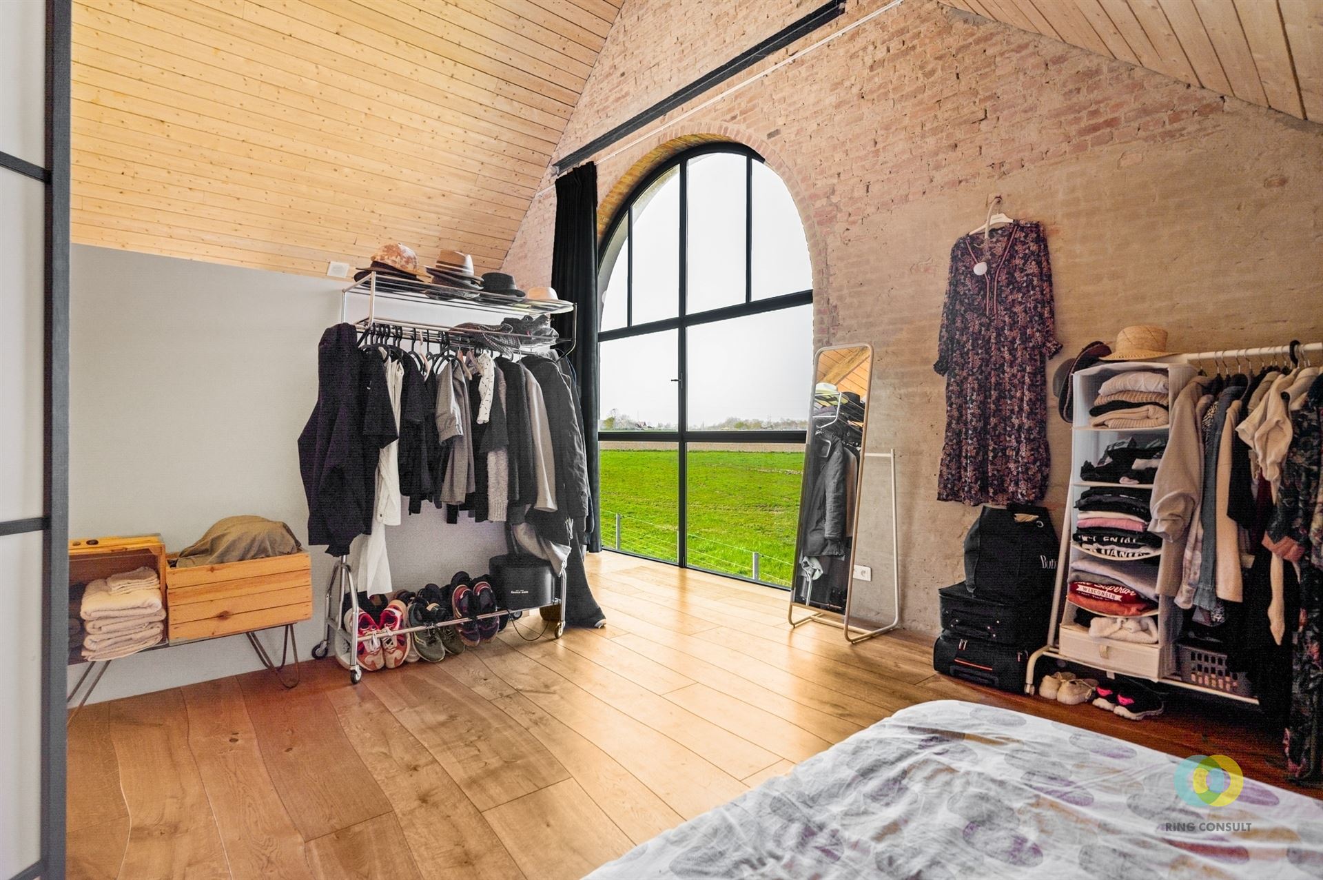 Smaakvolle totaalrenovatie met schuur foto 19