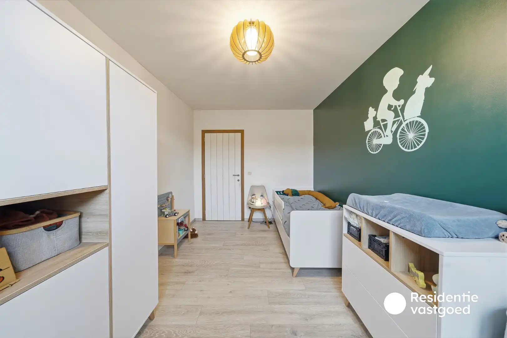 Karaktervolle en instapklare gezinswoning met vier slaapkamers foto 16