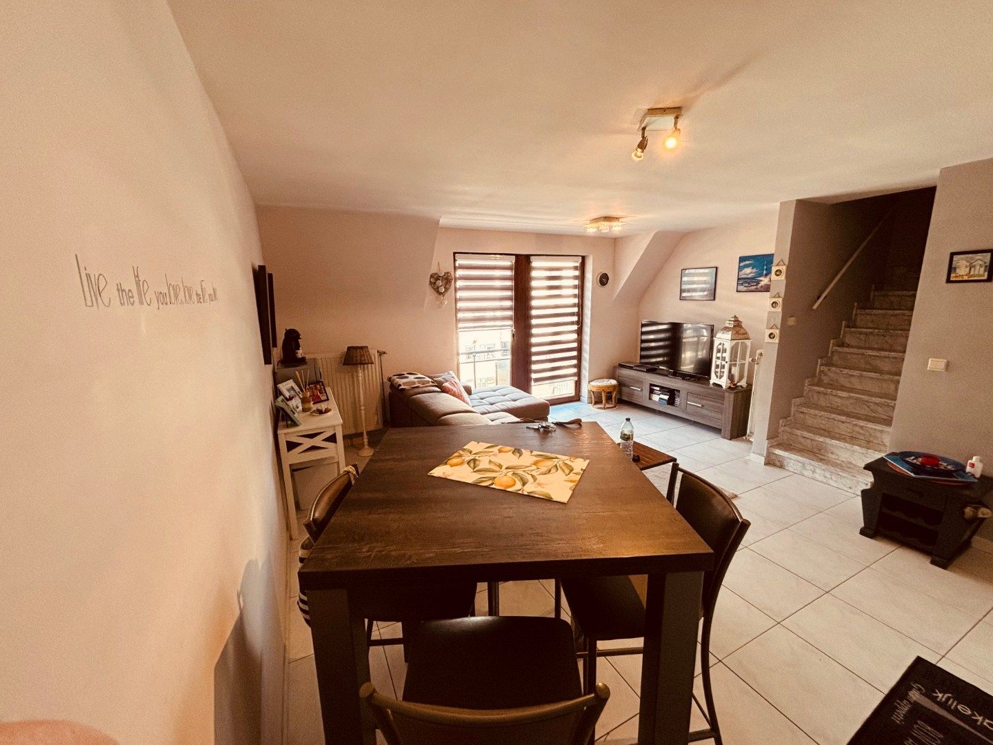 Gezellige duplex in het bruisende Koksijde foto {{pictureIndex}}