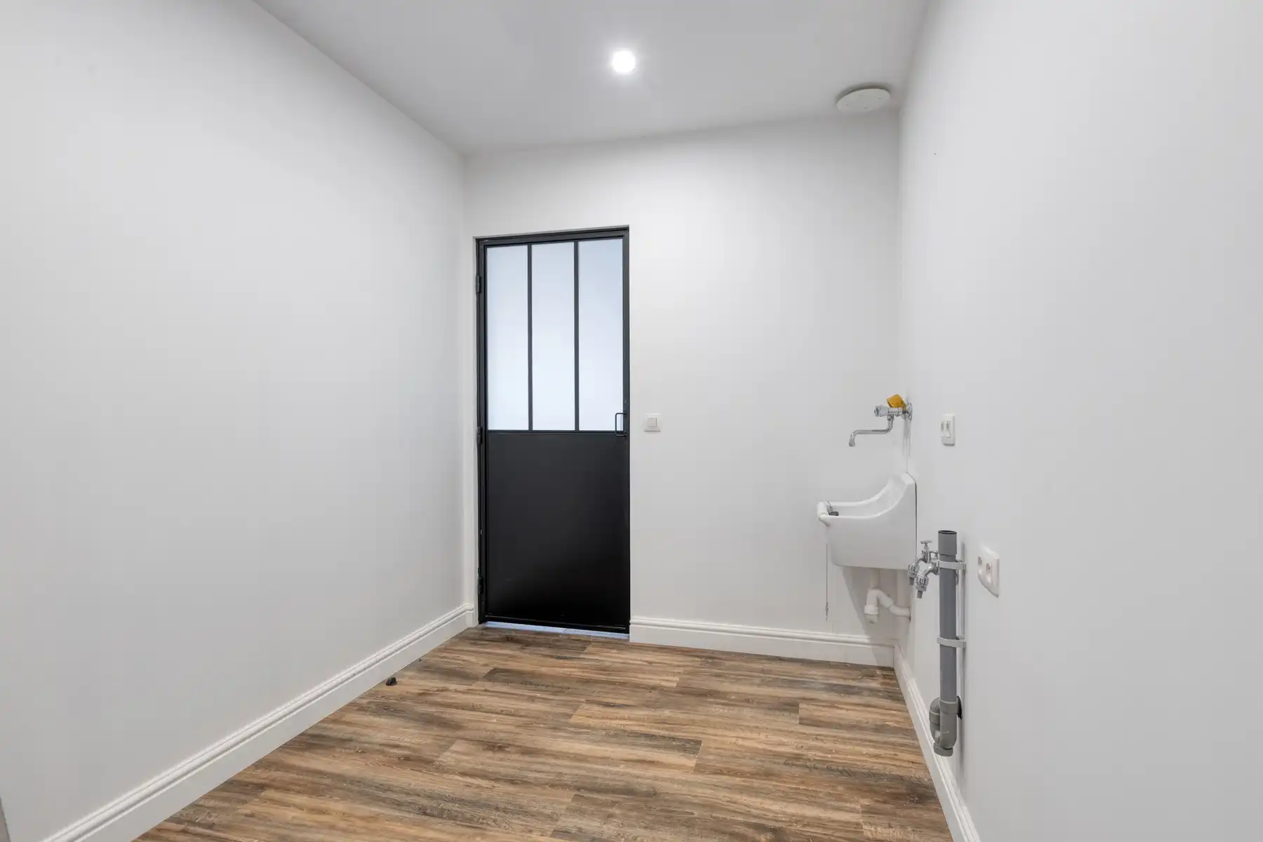 Recent vernieuwde loods met bovenliggend luxe appartement ! foto 41