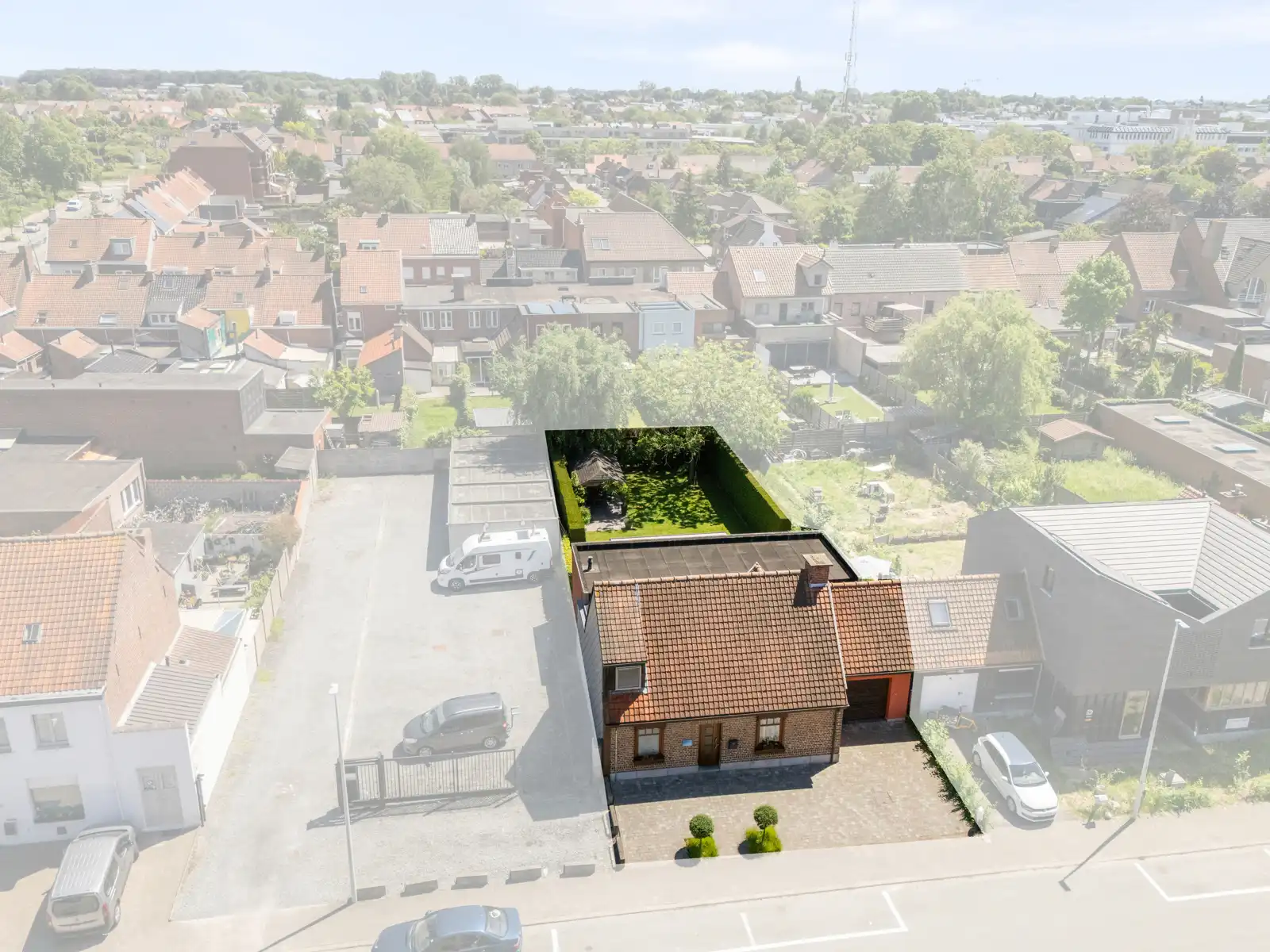 Gezellige woning met tuin,3 slpk en multifunctionele ruimte foto 2