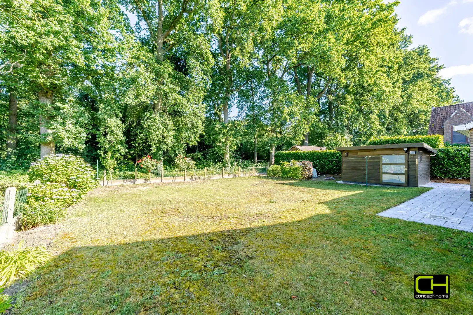 Knusse bungalow op een mooi perceel grond, rustig gelegen met zicht op groen. foto 5
