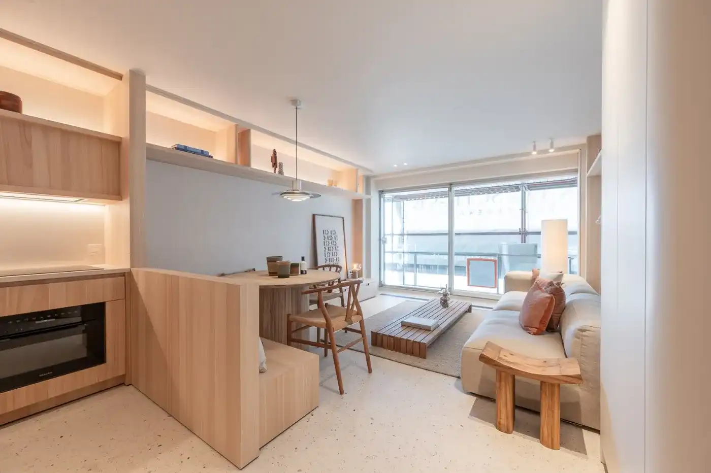 Exclusief gerenoveerd appartement met frontaal zeezicht op toplocatie in het Zoute foto 7