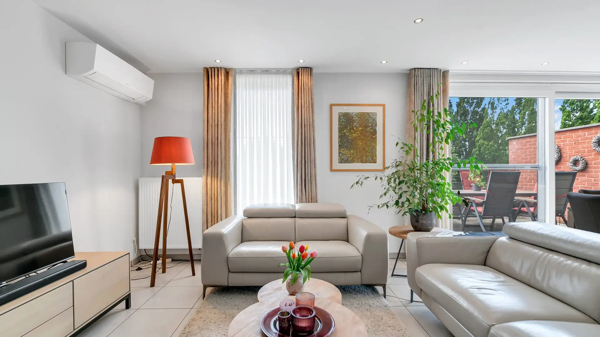 Lichtrijk, energiezuinig en instapklaar appartement met riant terras foto 4