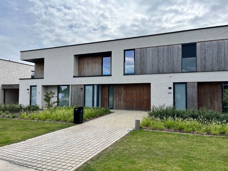 Nieuwbouwwoning met 4 slaapkamers en zonnepanelen foto 2