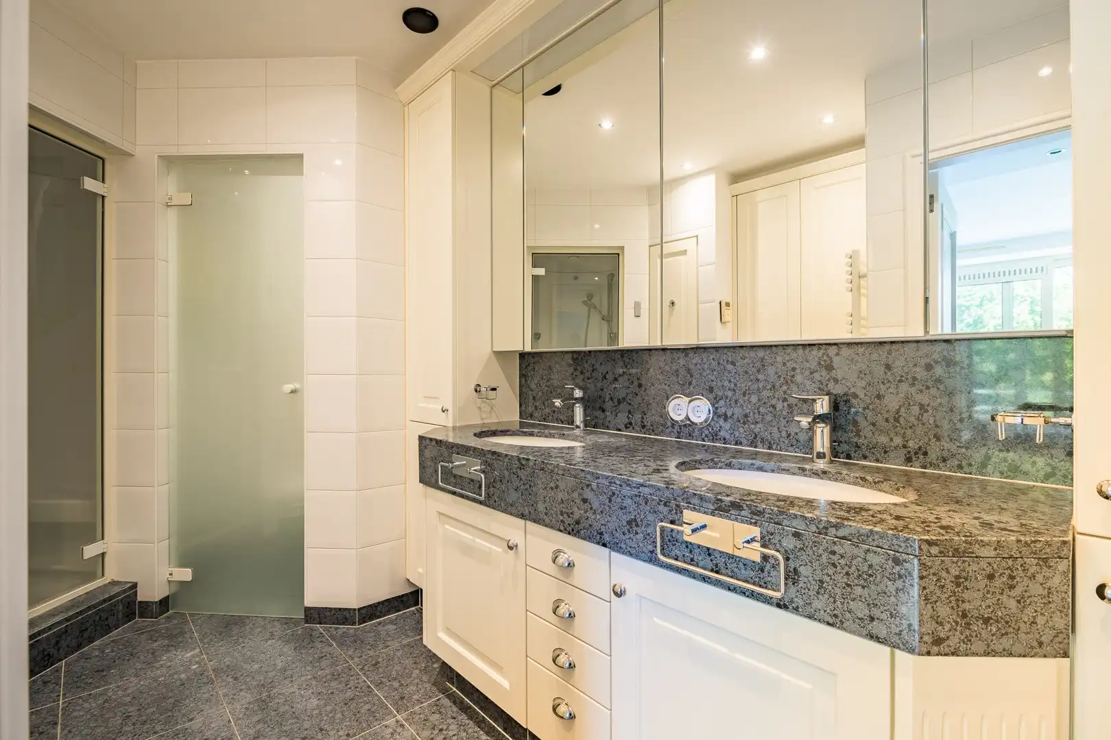 Luxe-appartement in parkdomein De Wilaard foto 24