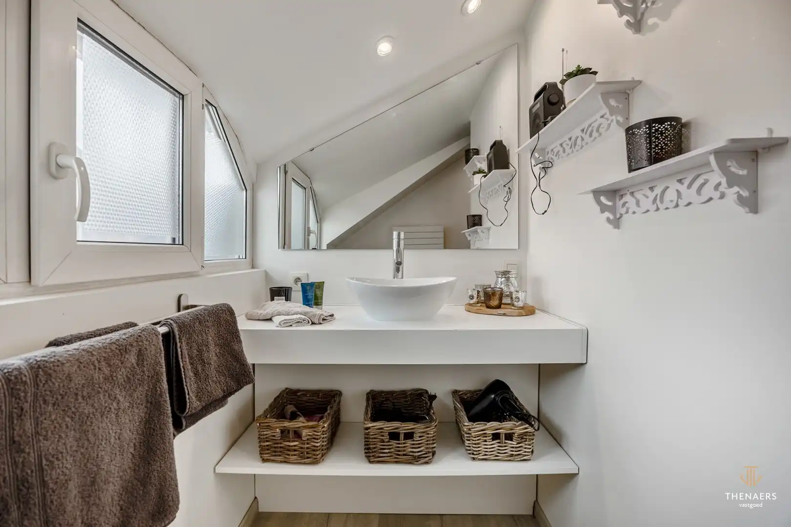 Karaktervolle hoevewoning met 3 slaapkamers, gezellige binnenkoer en tuin op een perceel van 370 m². foto 24