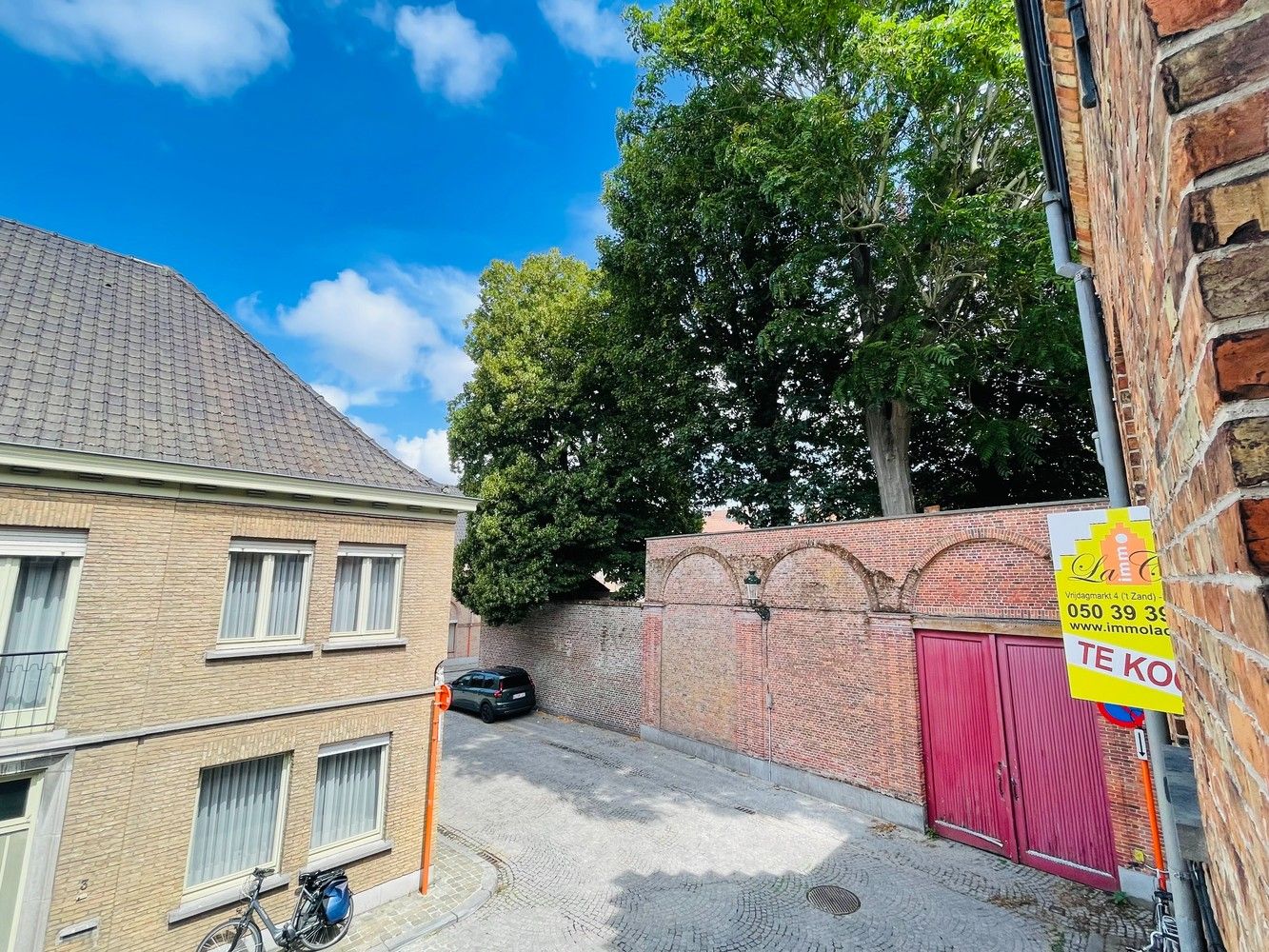 Brugge centrum, in verkeersarme straat  vlakbij 't Zand UITERST  CHARMANTE WONING met ZONNIGE  STADSPATIO en 2 grote slaapkamers. foto 22