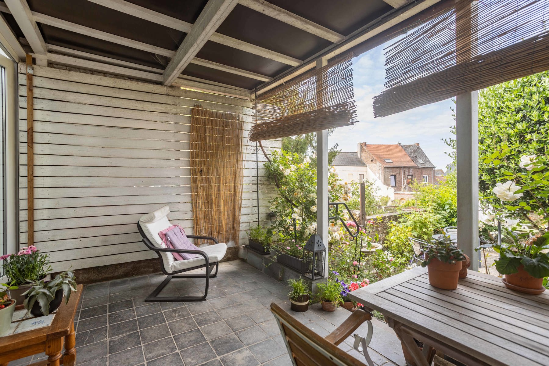 Stijlvolle rijwoning in hartje Geraardsbergen met tuin foto 22