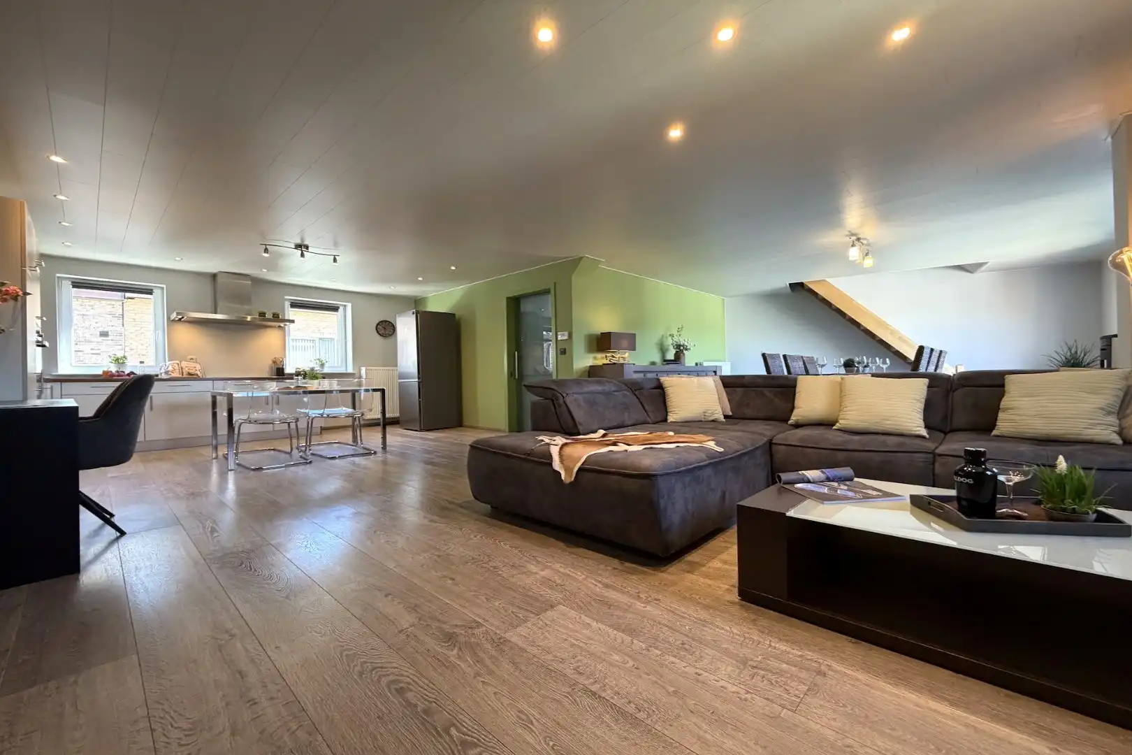3-slpkr woning met garage & stadstuin foto {{pictureIndex}}