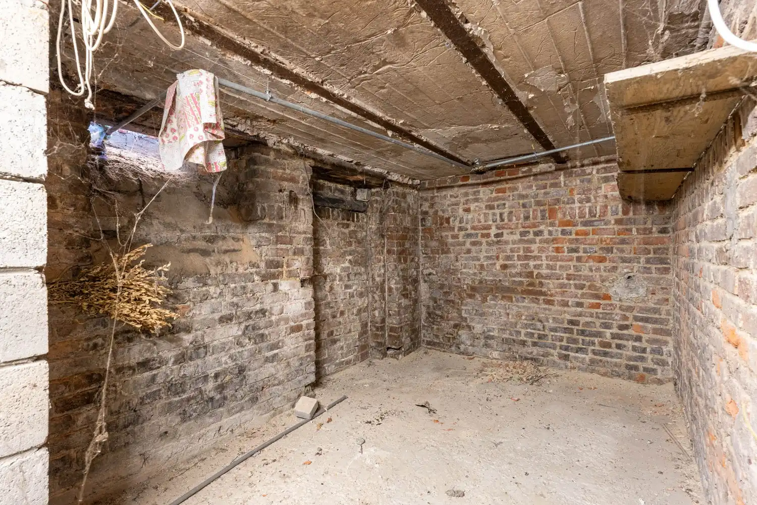 Rustig gelegen halfopen woning met 3 slaapkamers, garage en west gerichte tuin in Sint-Truiden foto 23