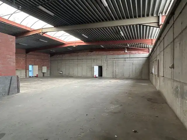 MULTI FUNCTIONEEL BEDRIJFSPAND MET KANTOREN EN APPARTEMENT foto 9