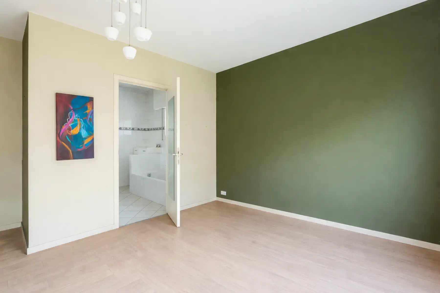 Instapklaar 3-slaapkamerappartement met tuin te Berchem foto 10