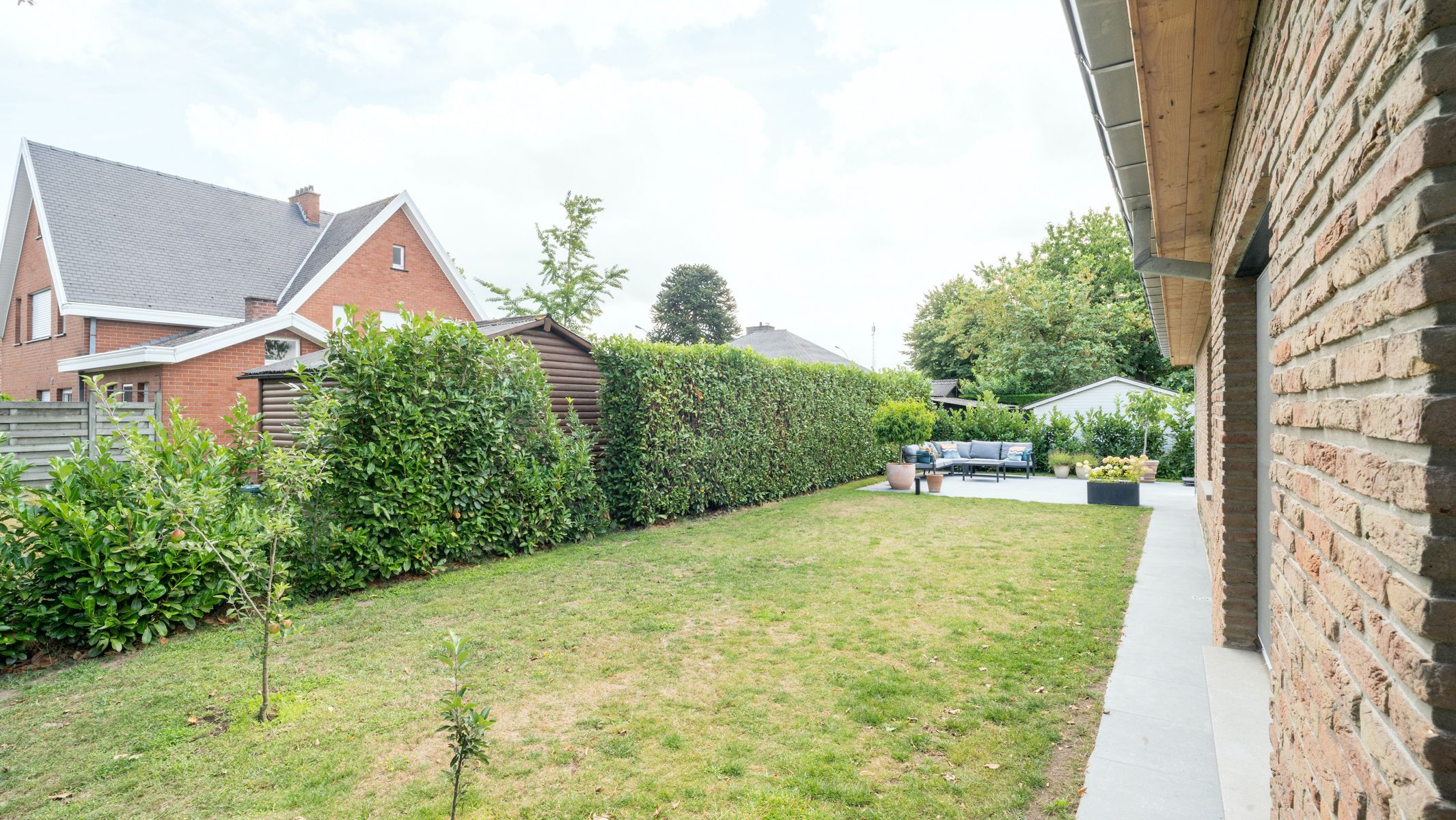 Instapklare en gerenoveerde villa met 3/4 slps en bureau foto 39