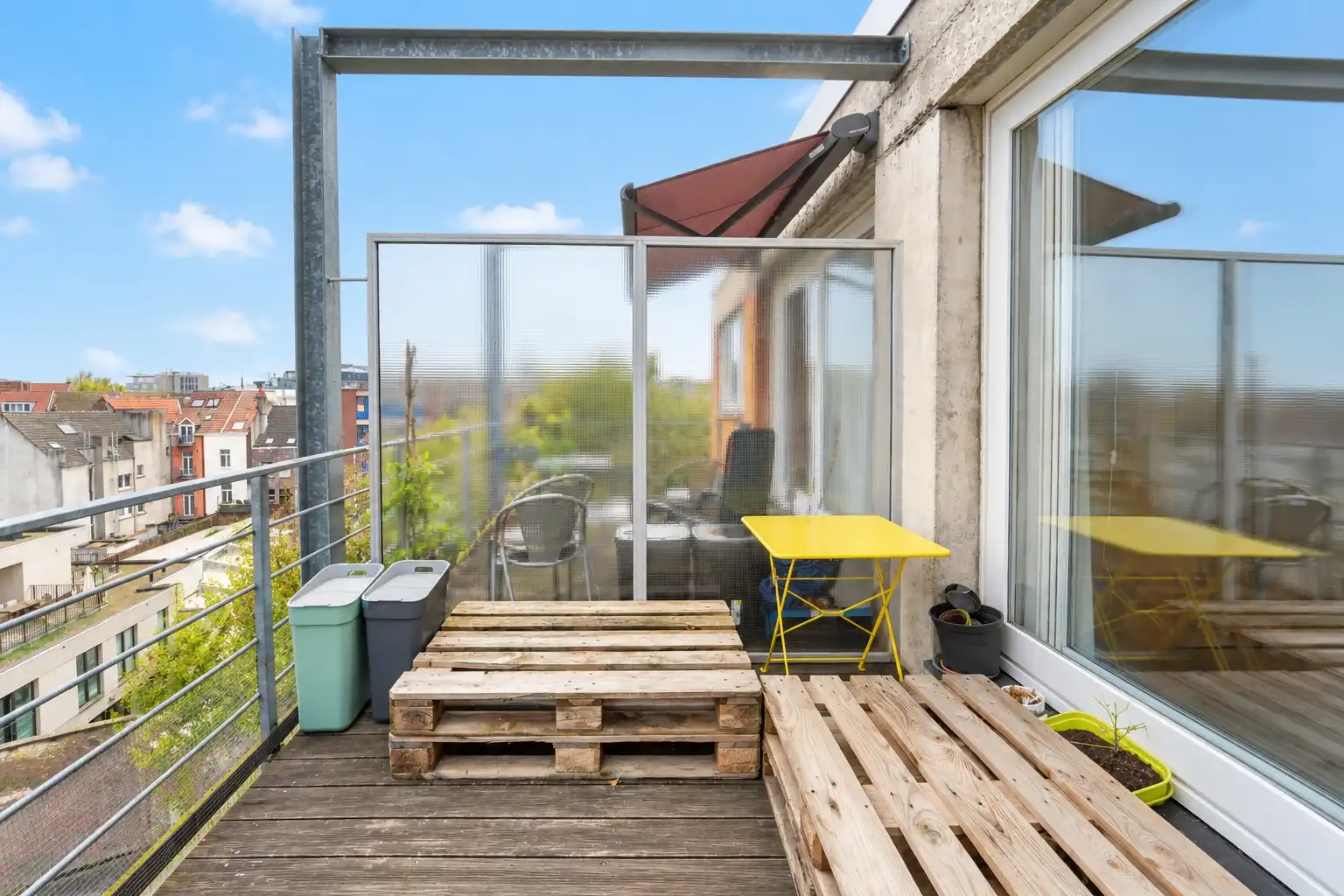 Ruim appartement met 2 slaapkamers, zonnig terras en parkeerplaats foto 22