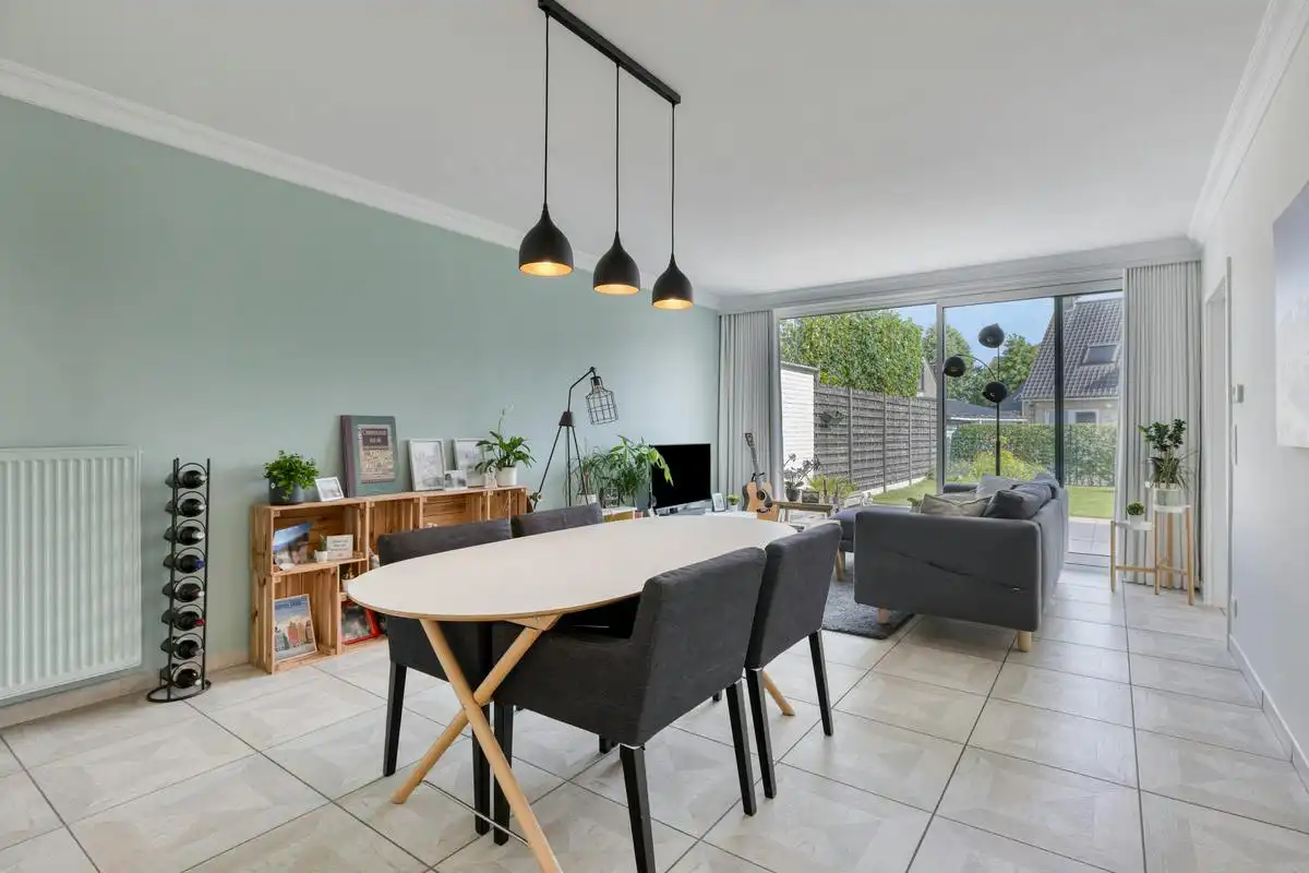 Bungalow met tuin en garage  te koop in Zwevegem! foto 3
