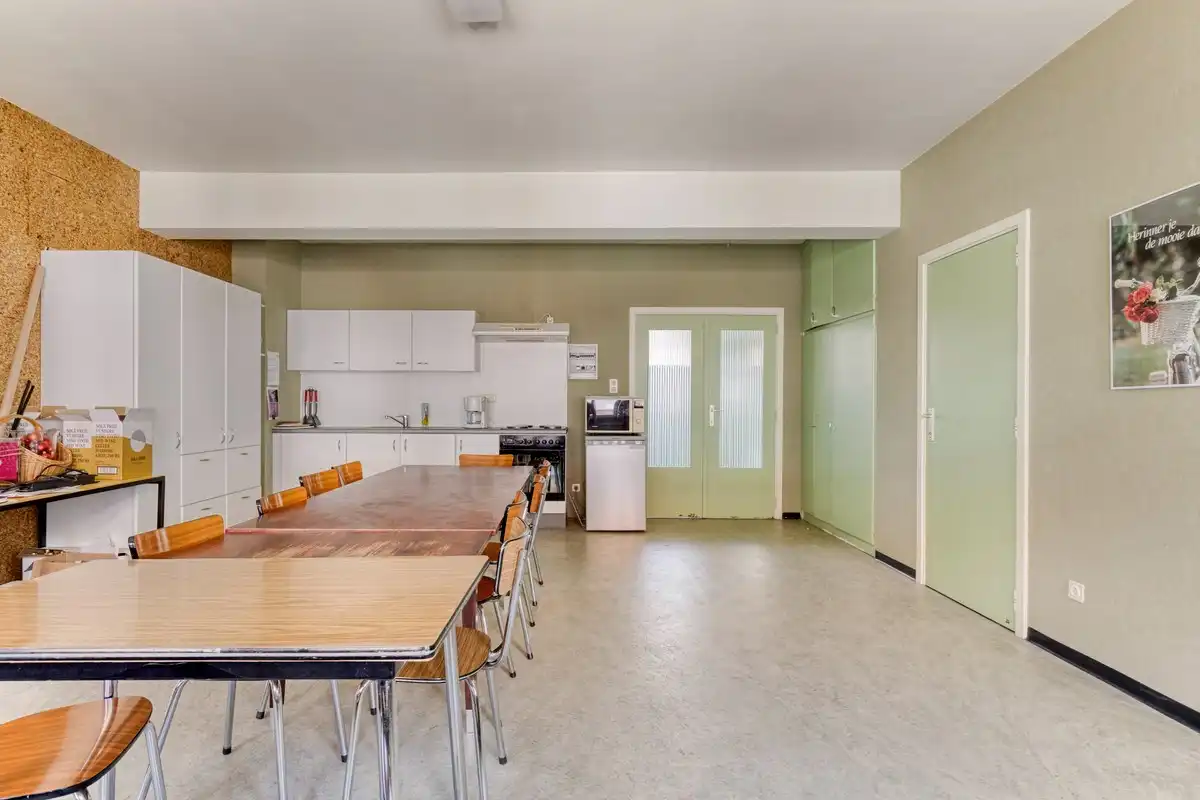 Multifunctioneel gebouw in het centrum van Merchtem. foto 16