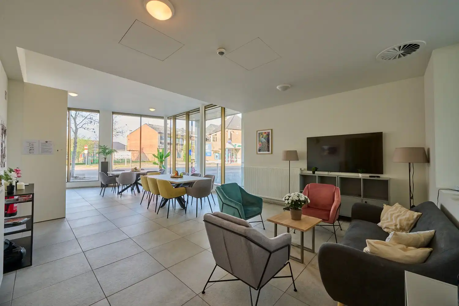 Ideaal gelegen serviceflat (tweede verdieping) met zongericht terras foto 15