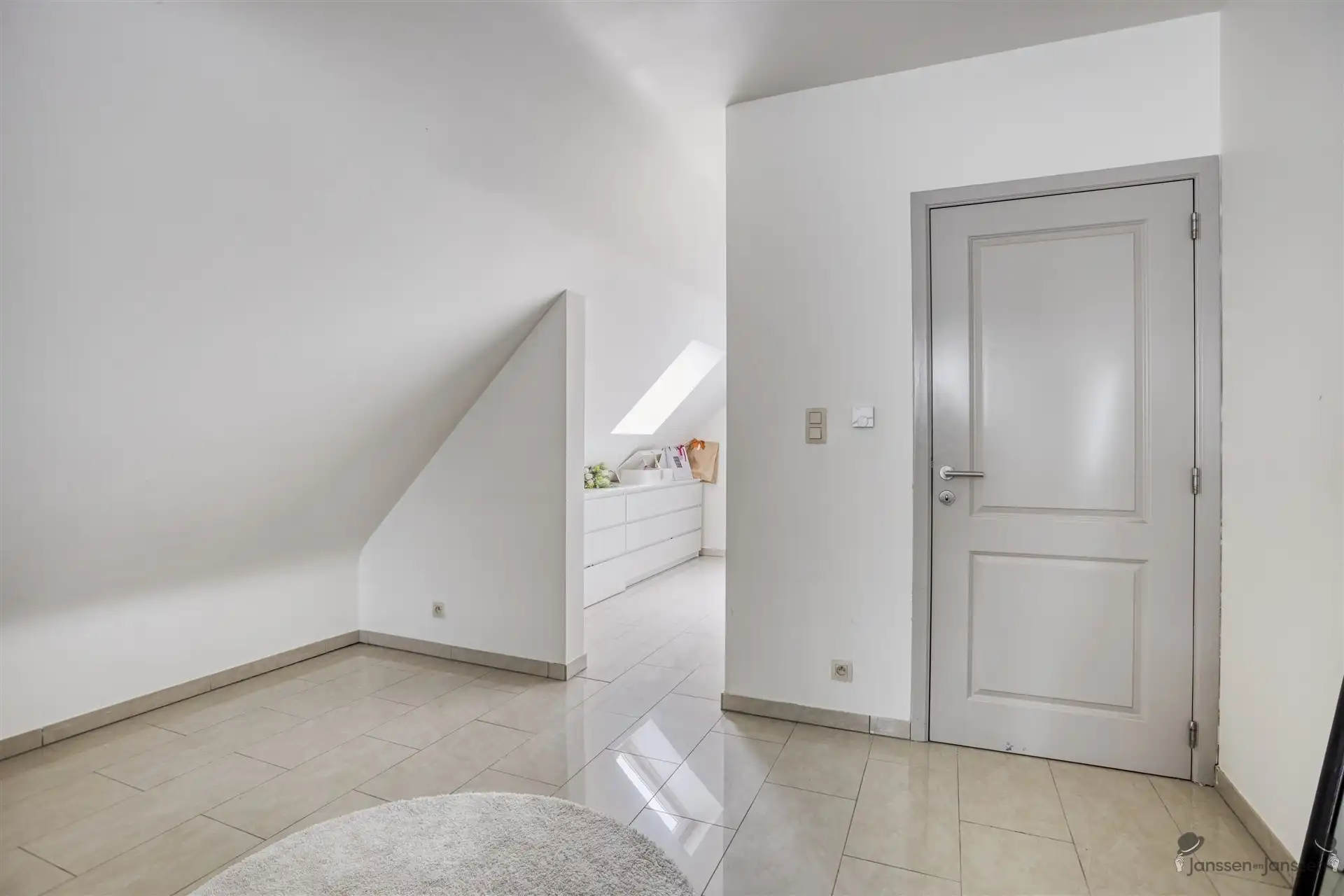 Uitzonderlijk triplex appartement van 251 m² met 5 (mogelijkheid tot 6) slaapkamers en groot terras te Leopoldsburg foto 9