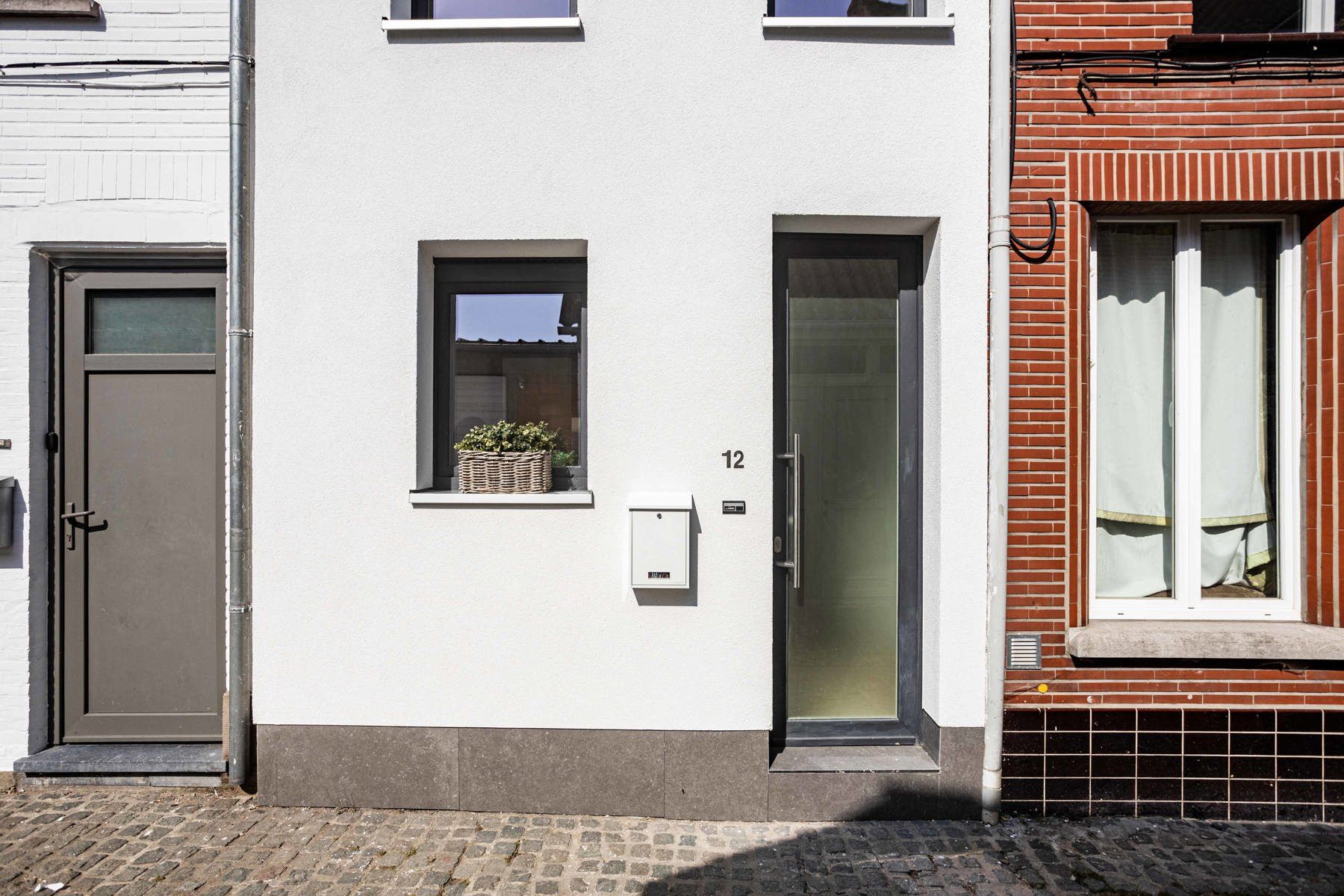 Instapklare, totaal gerenoveerde rijwoning met tuin foto 19